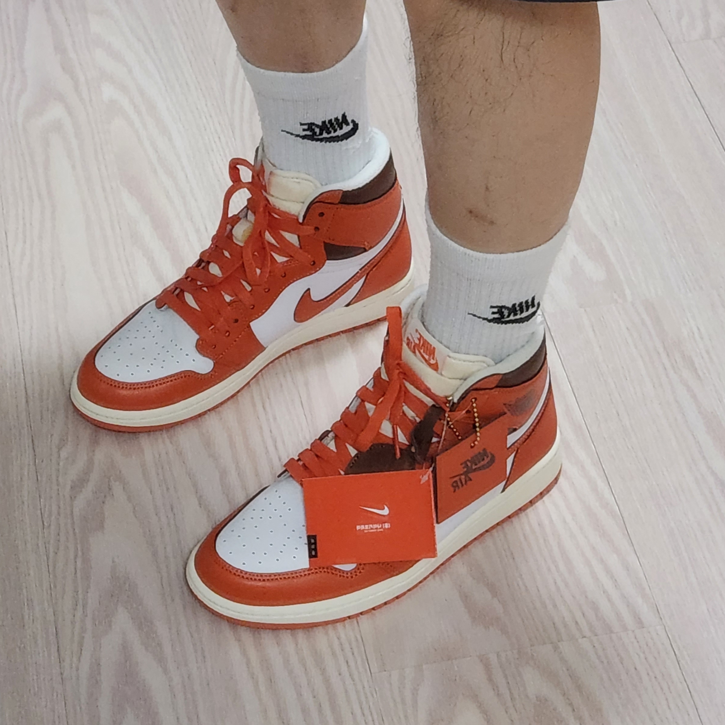 (W) Jordan 1 Retro High OG Starfish 착용 스타일 - 1