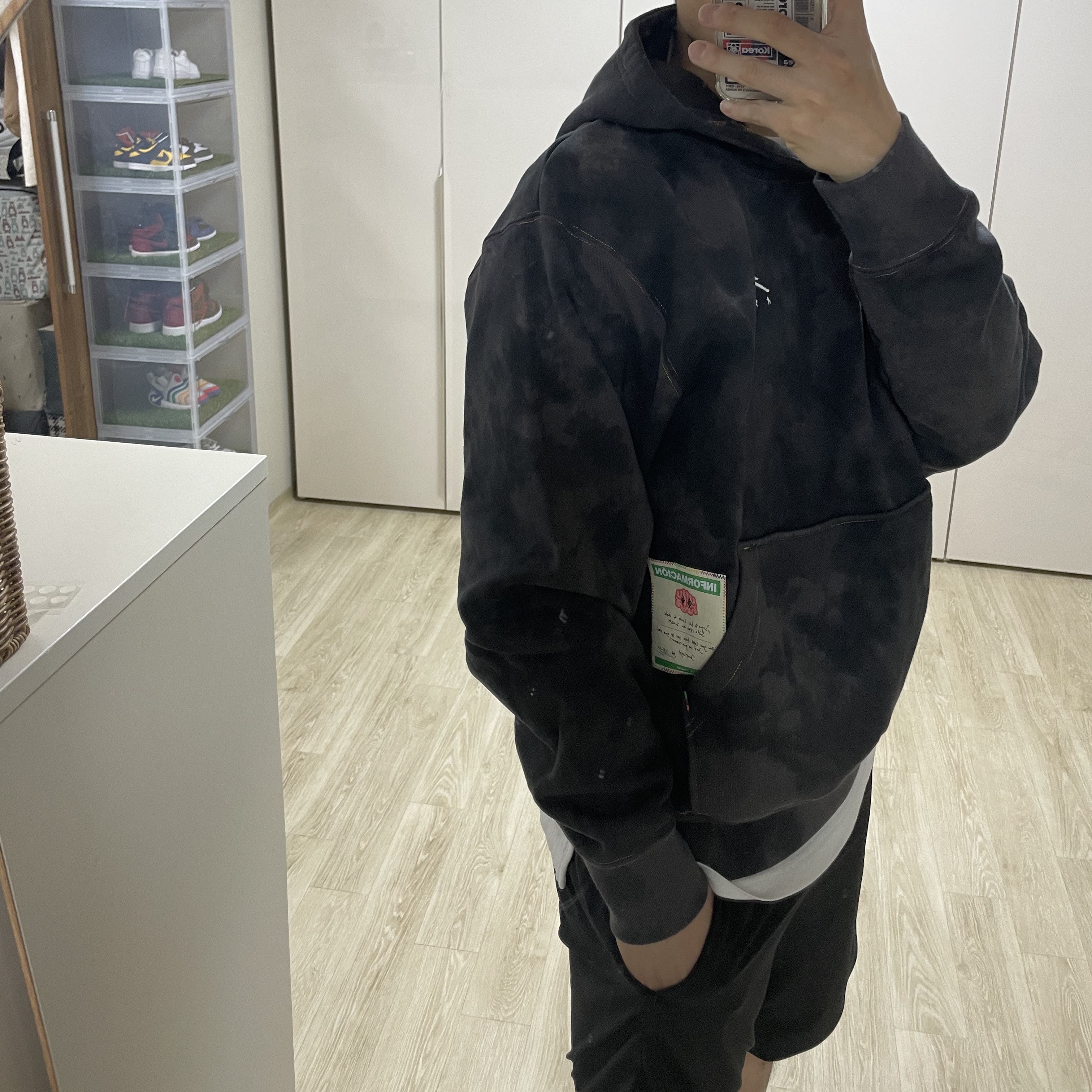 Jordan x J Balvin Hoodie Black - Asia 착용 스타일 - 1