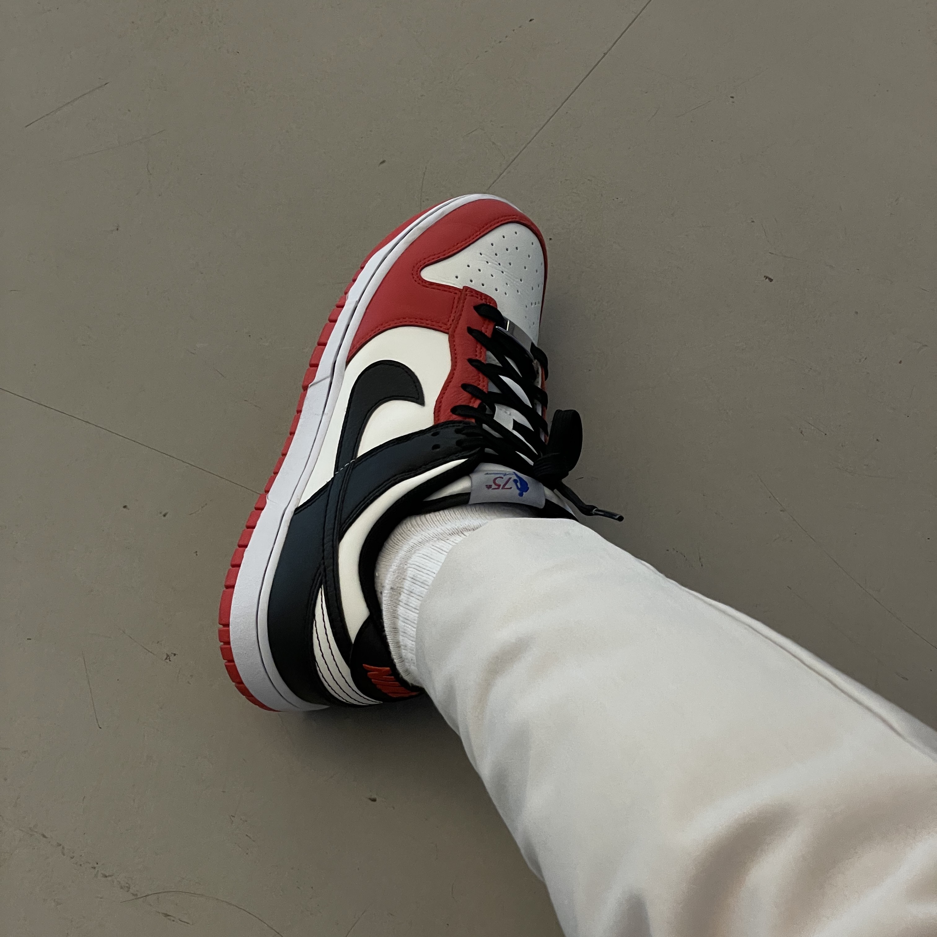 Nike x NBA Dunk Low Retro EMB Black and Chile Red 착용 스타일