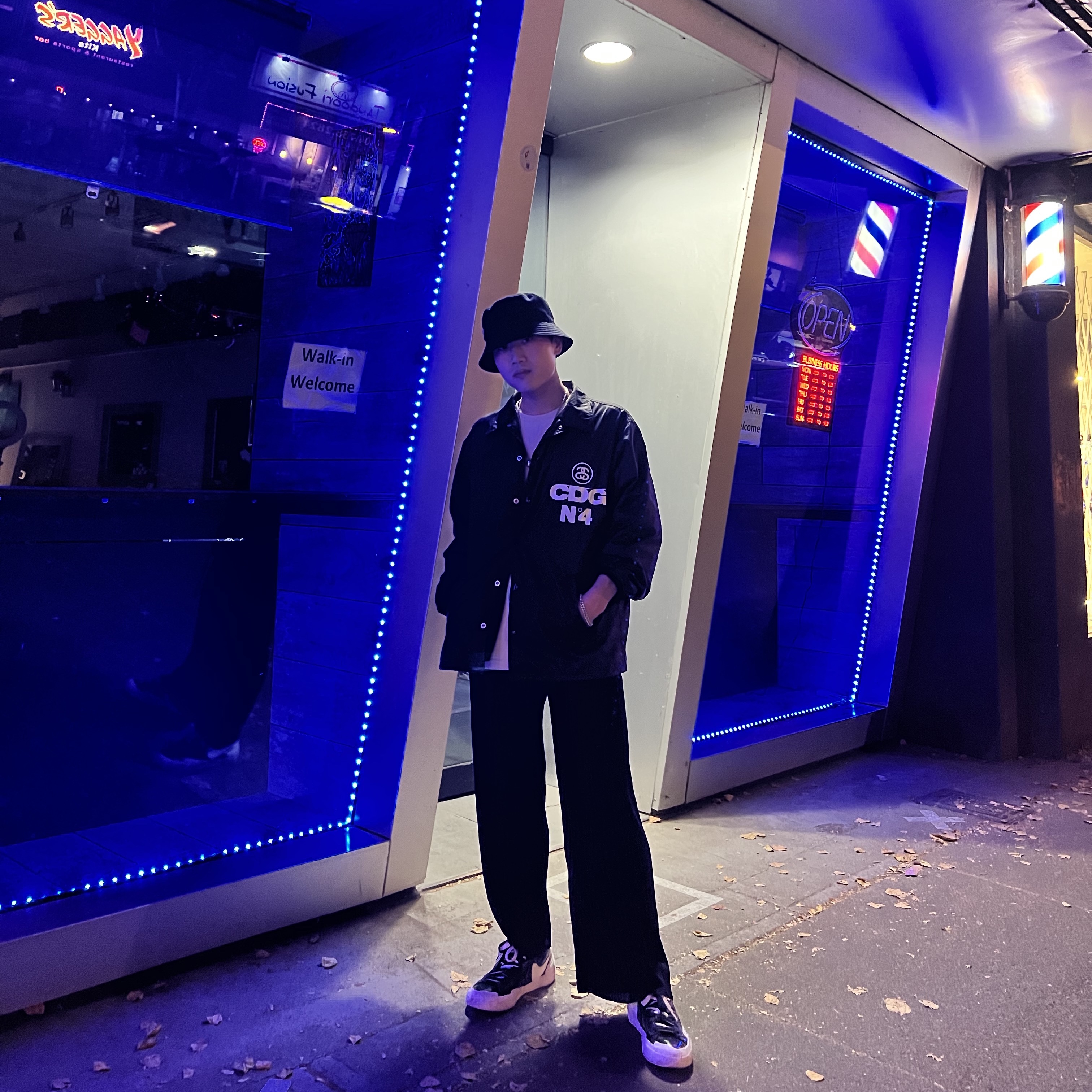 Nike x Sacai Blazer Low Black Patent Leather, CDG x Stussy Coach Jacket Black 착용 스타일 - 2