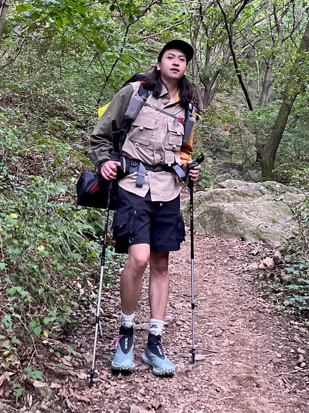 Nike ACG Dri-Fit UV Devastation Trail Shirt Khaki Olive Gold - Asia, Nike ACG Mountain Fly Gore-Tex Clay Green 착용 스타일