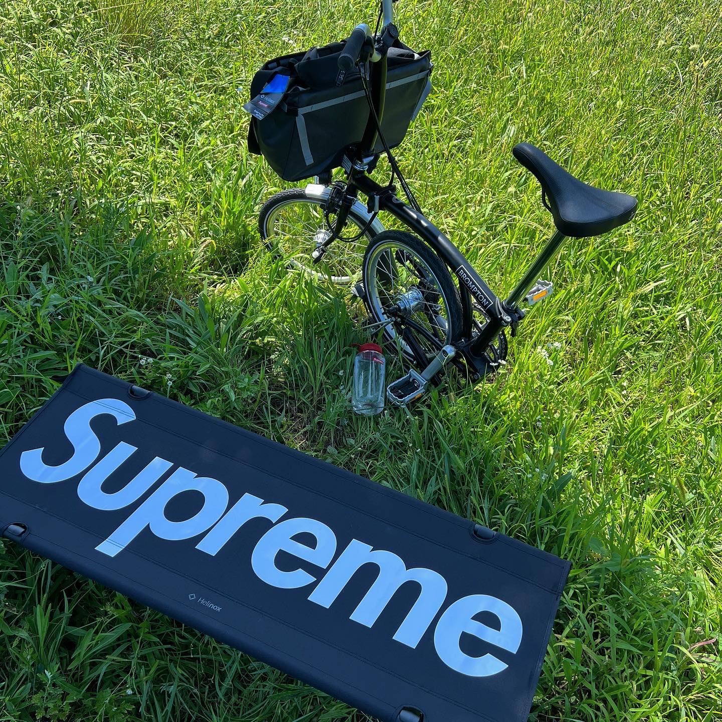 슈프림 x 헬리녹스 벤치 원 블랙 - 22SS | Supreme | KREAM