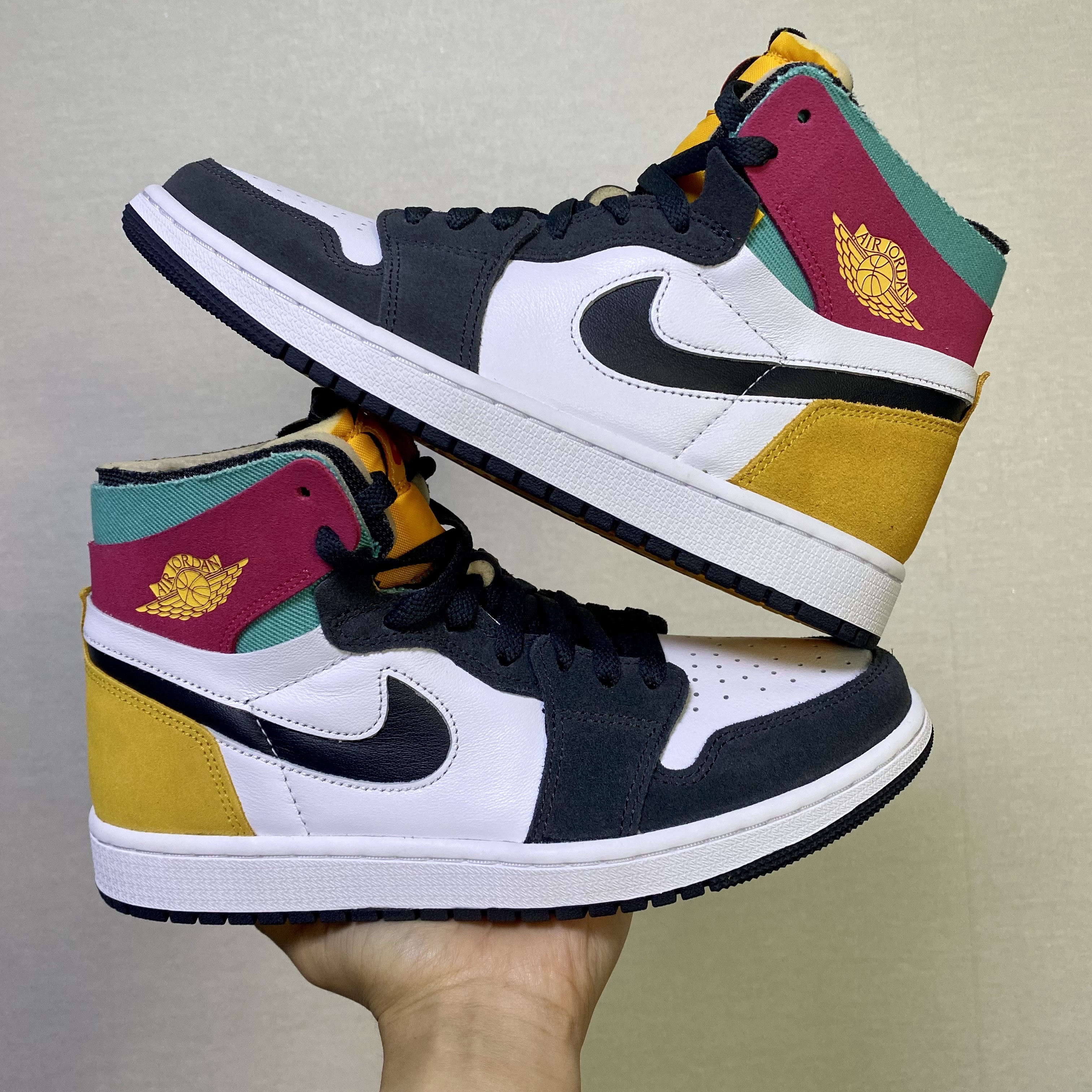 Jordan 1 Zoom Air CMFT Anthracite Pink Gold 착용 스타일 - 2