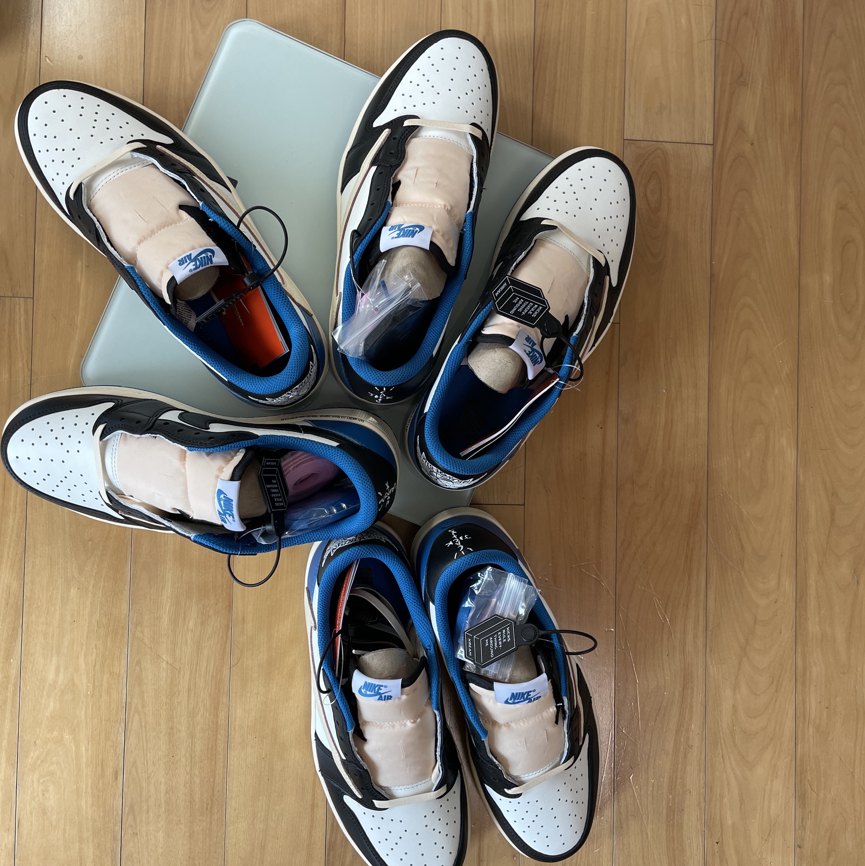 Jordan 1 x Travis Scott x Fragment Retro Low OG SP Military Blue 착용 스타일
