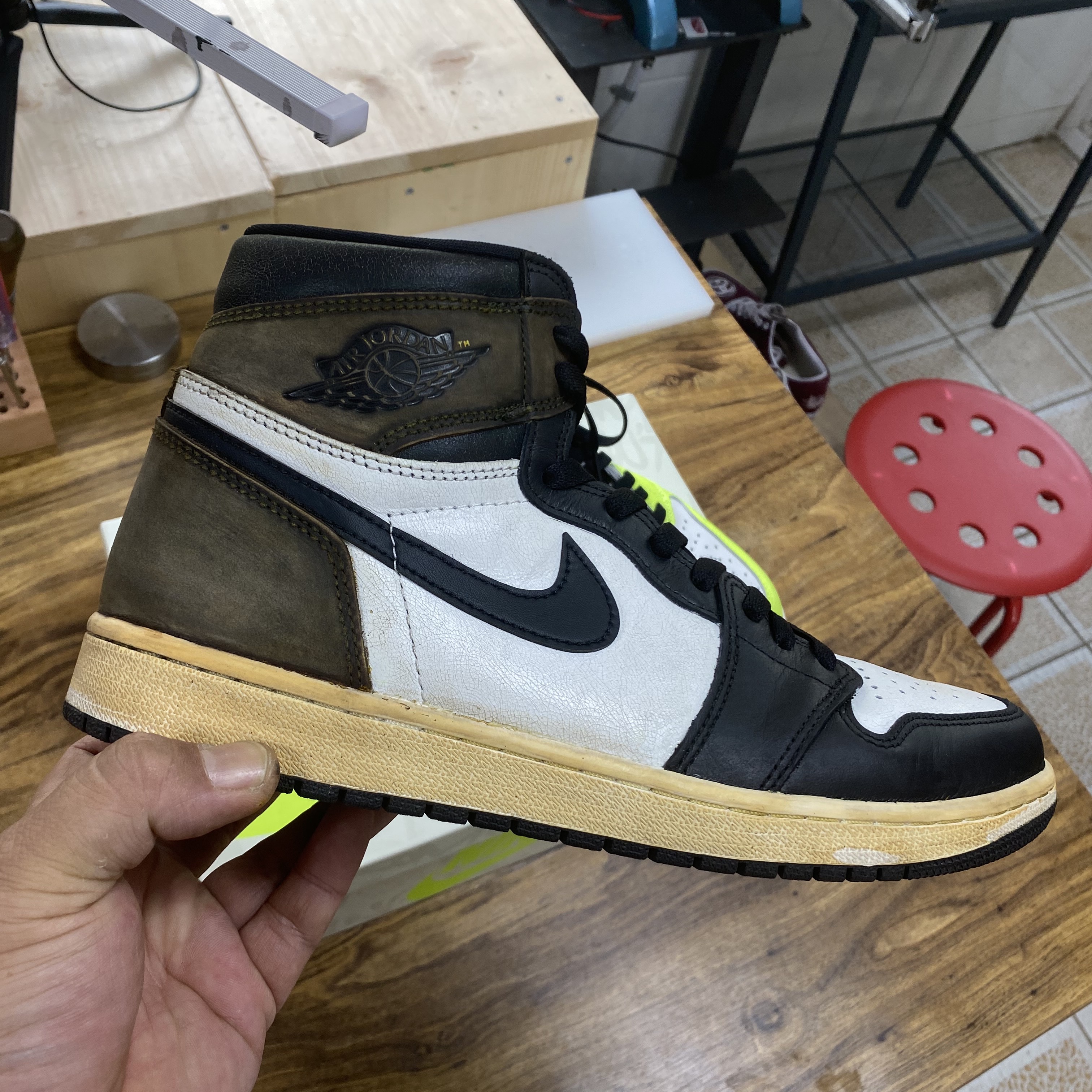 Jordan 1 Retro High OG Volt 착용 스타일 - 1