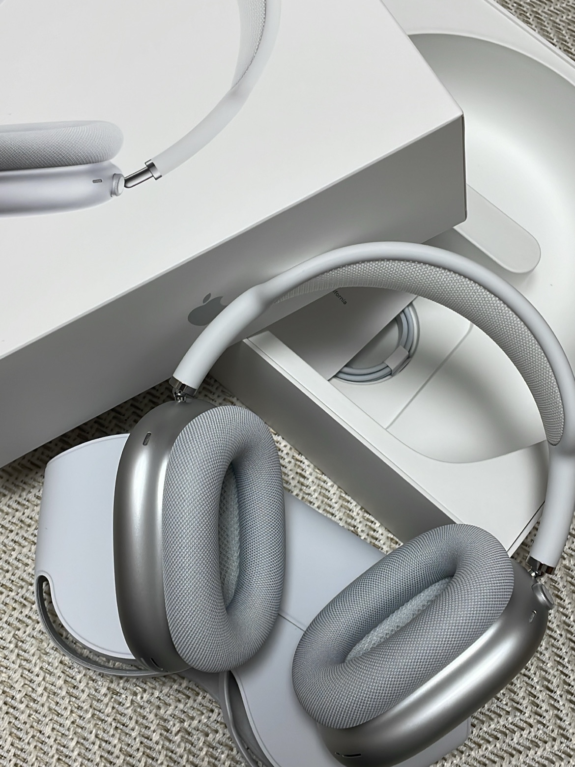 Apple AirPods Max Lightning Silver (Korean Ver.) 착용 스타일 - 1