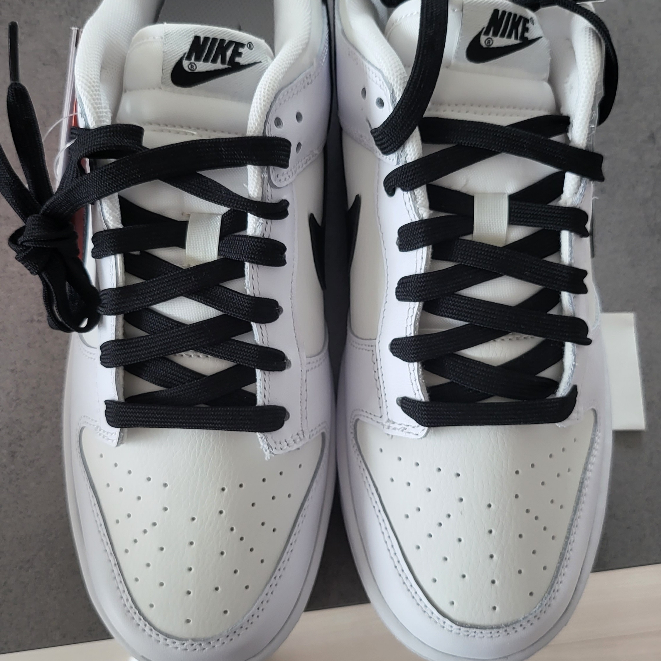 Nike Dunk Low Retro Summit White 착용 스타일 - 2