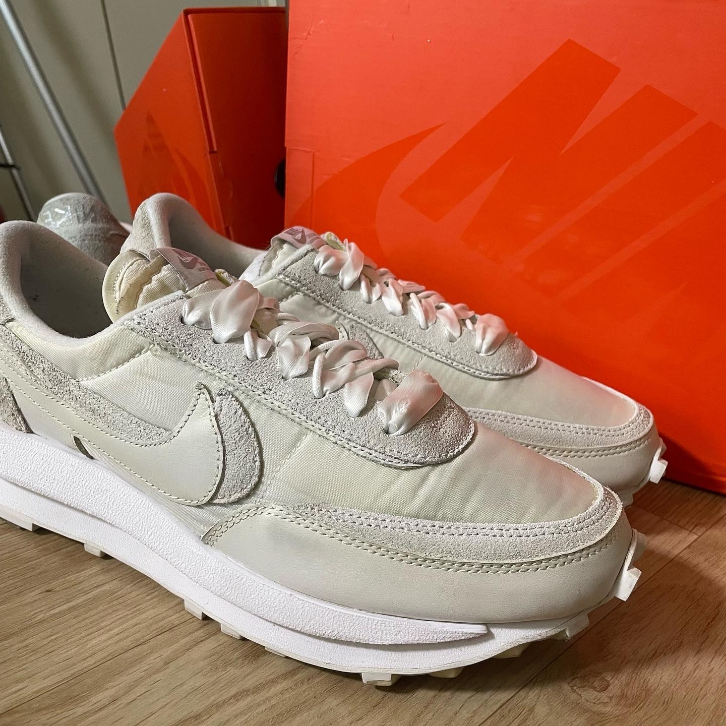 Nike x Sacai LDWaffle White Nylon 착용 스타일 - 2