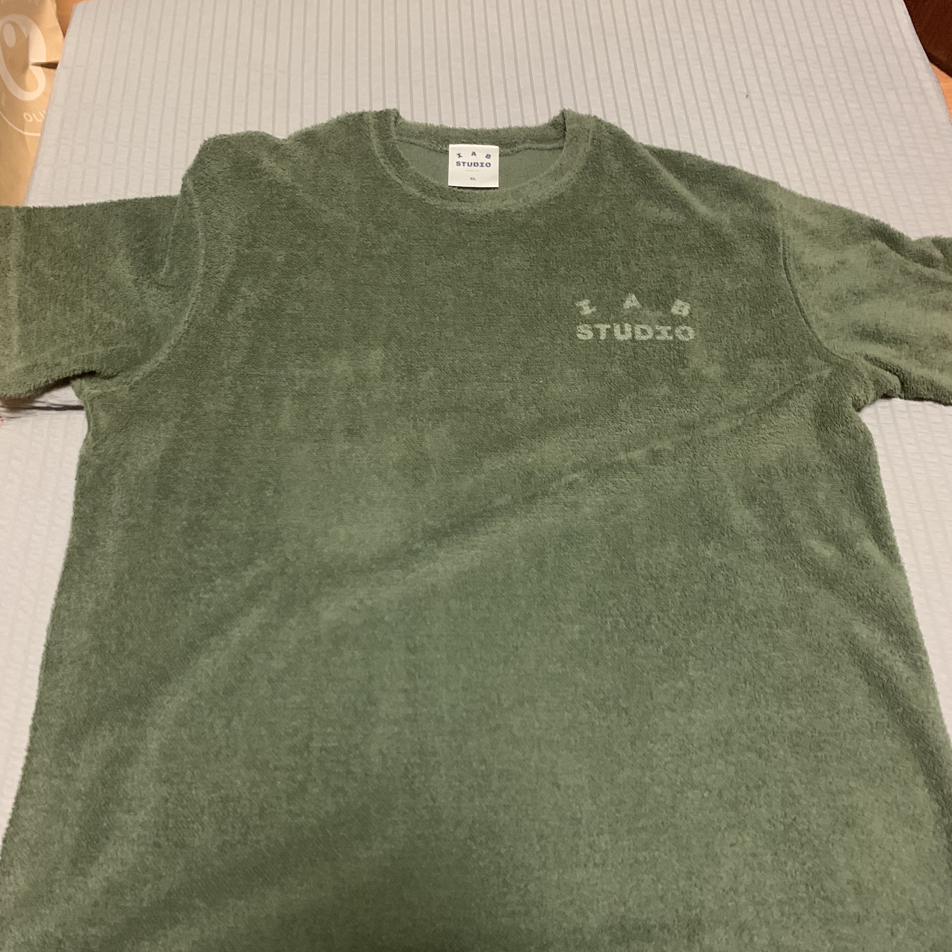 IAB Studio Towel T-Shirt Deep Green 착용 스타일