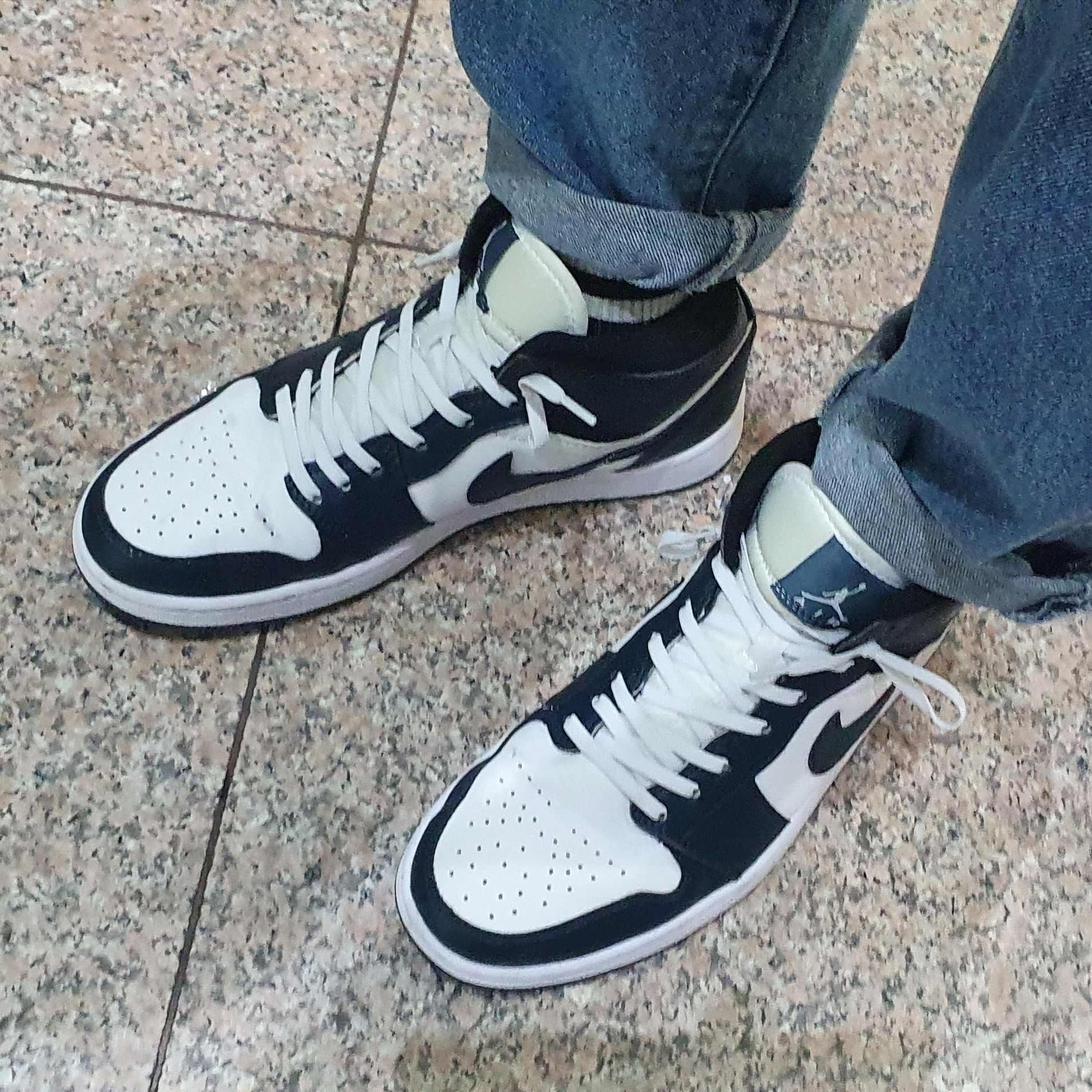 Jordan 1 Mid Dark Teal ์ฐฉ์ฉ ์คํ์ผ - 2