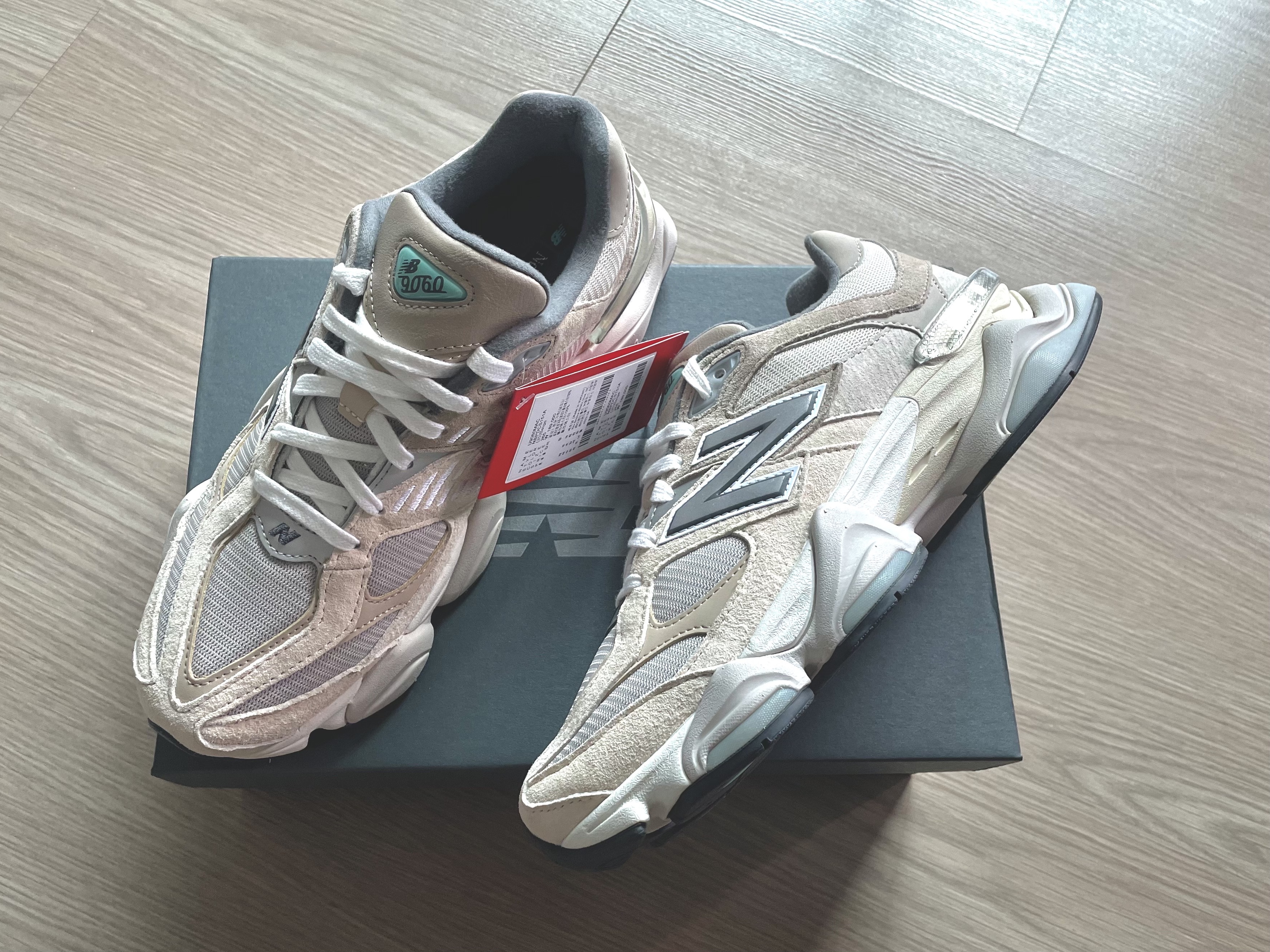 New Balance 9060 Sea Salt 착용 스타일