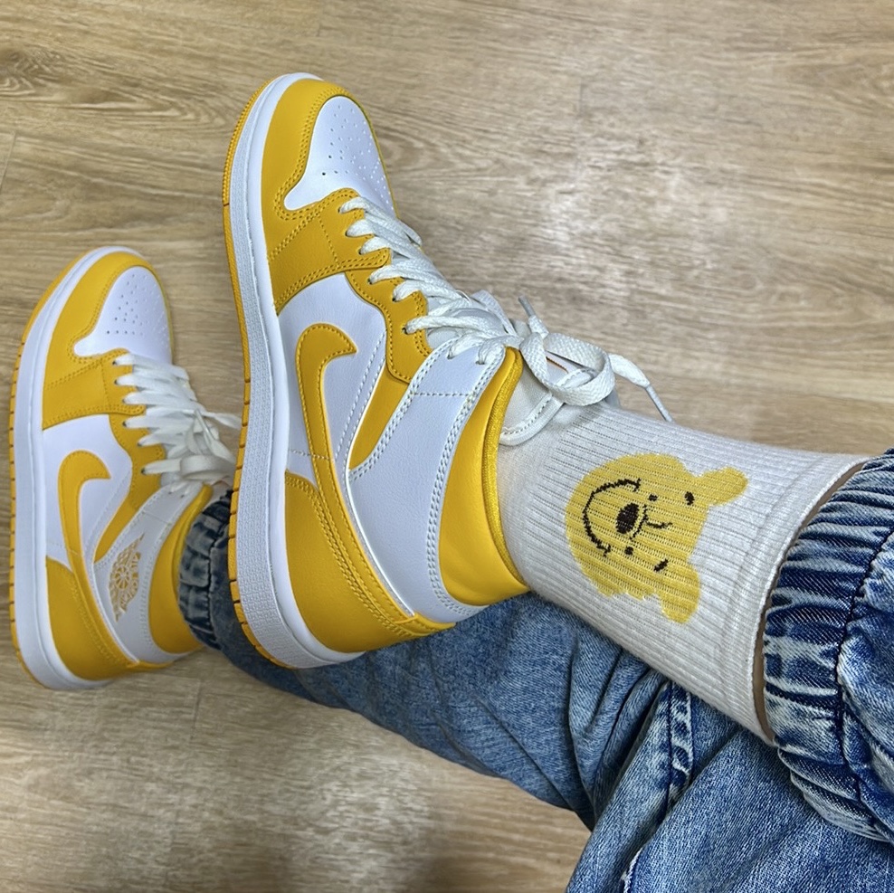 (W) Jordan 1 Mid University Gold 착용 스타일 - 2