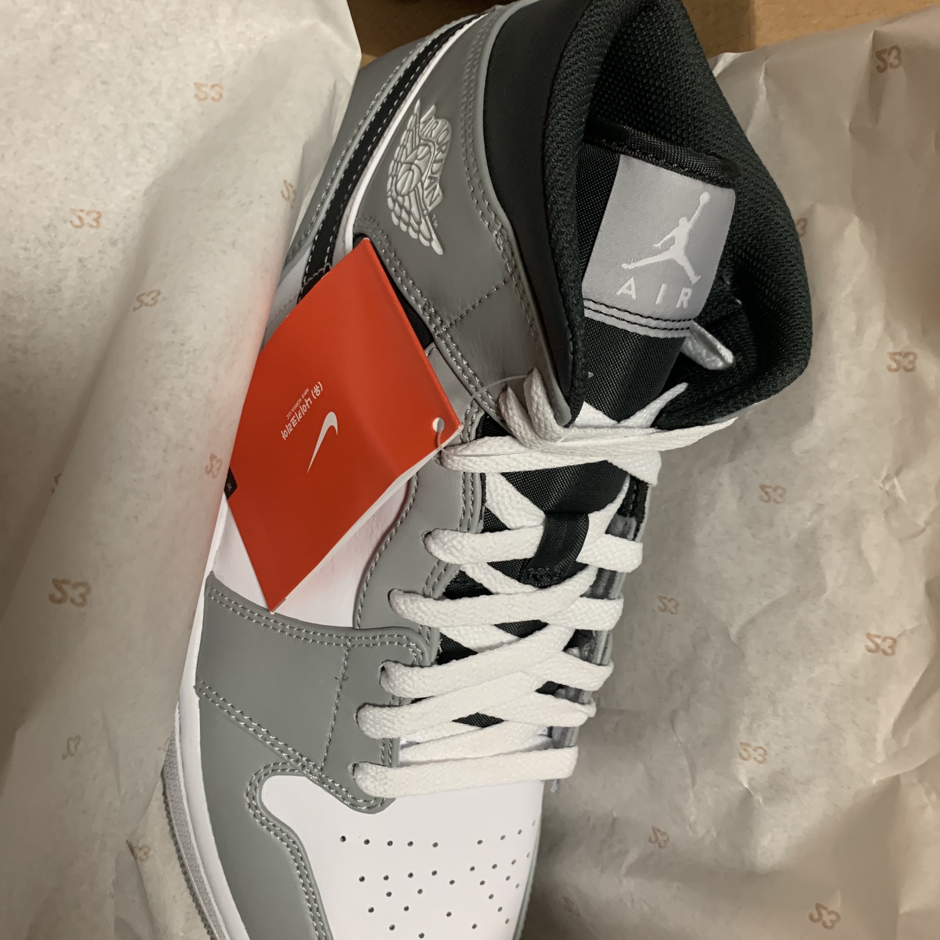 Jordan 1 Mid Light Smoke Grey Anthracite 착용 스타일