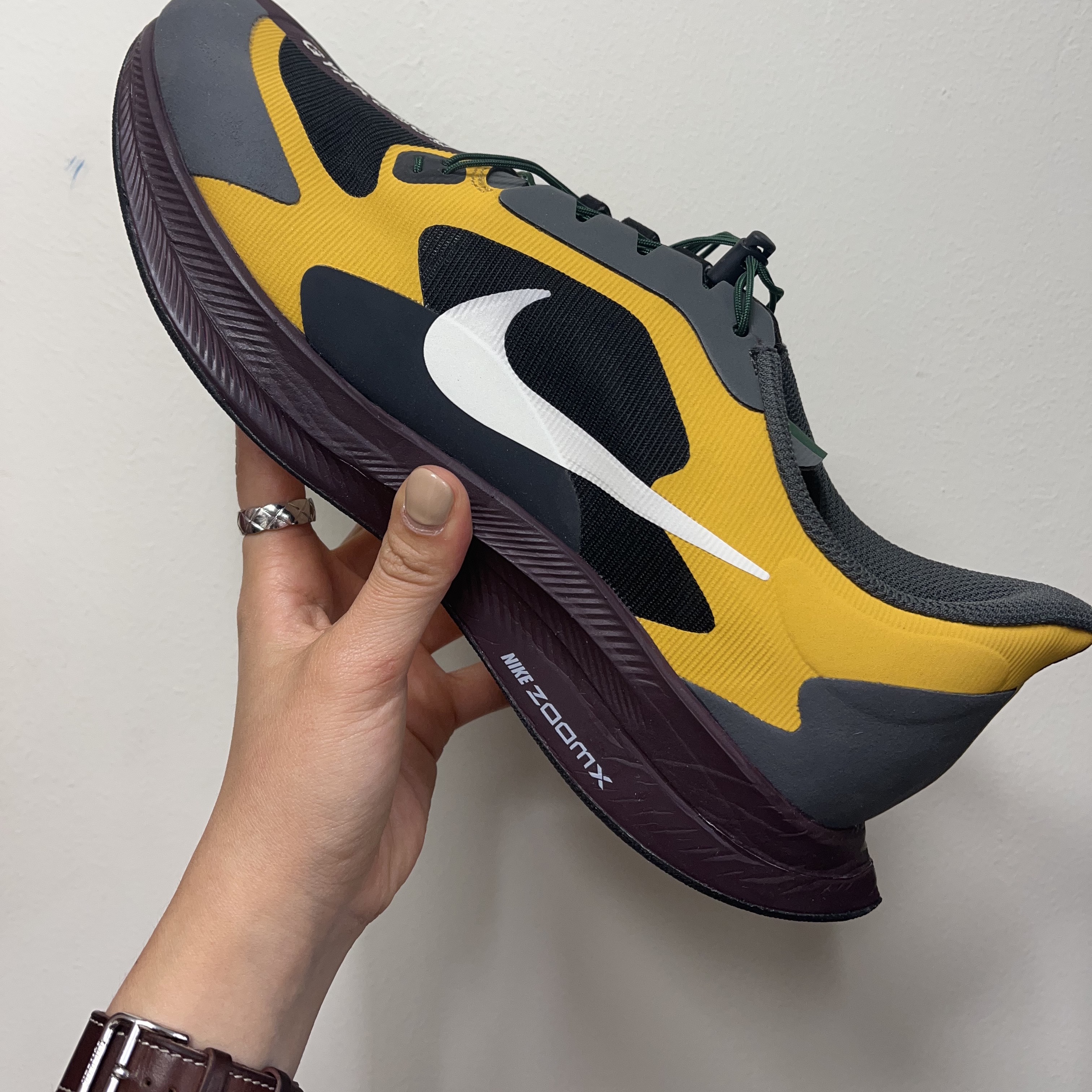 Nike x Undercover Gyakusou Zoom Pegasus 35 Turbo Gold Dart 착용 스타일