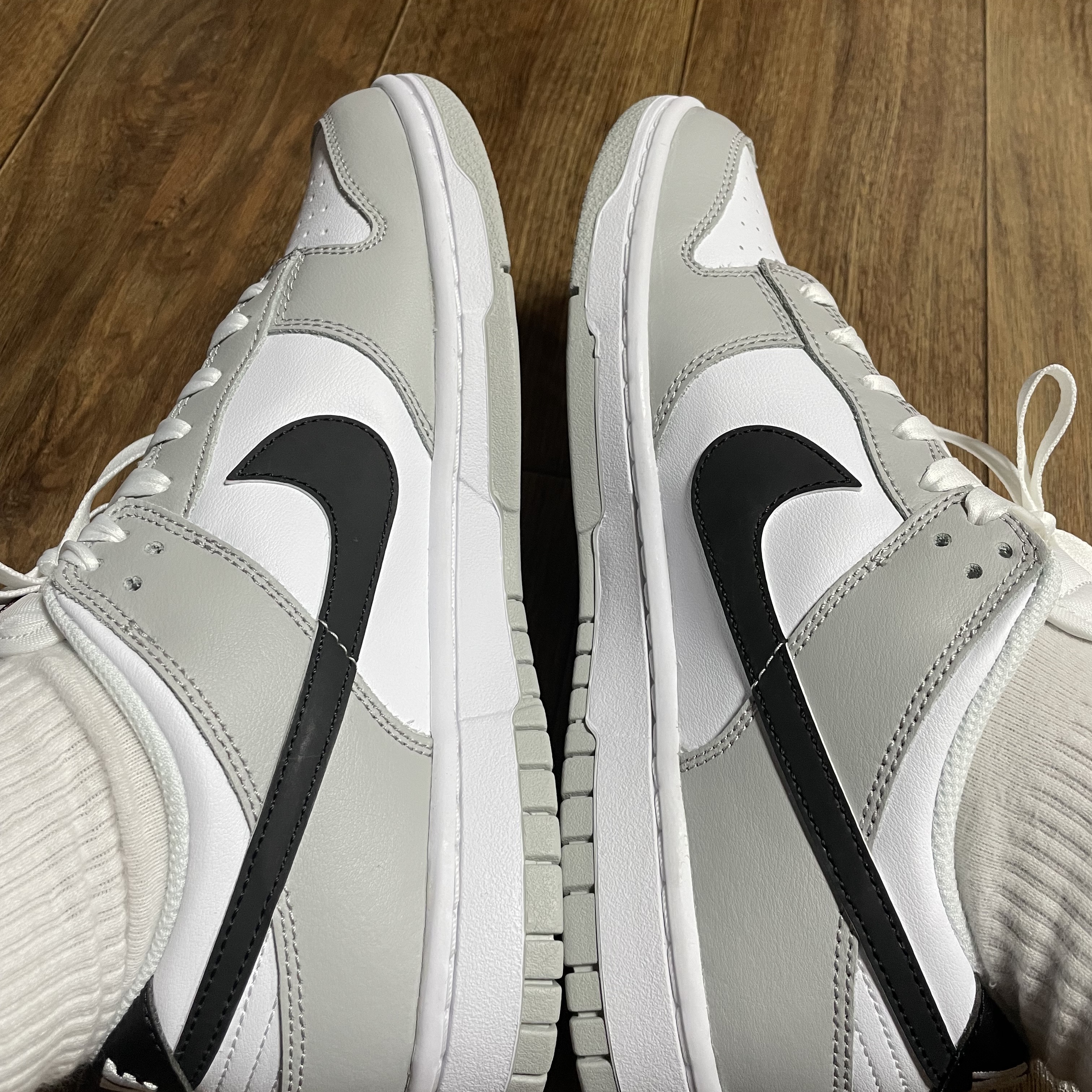Nike Dunk Low Retro SE Jackpot Grey Fog 착용 스타일 - 1