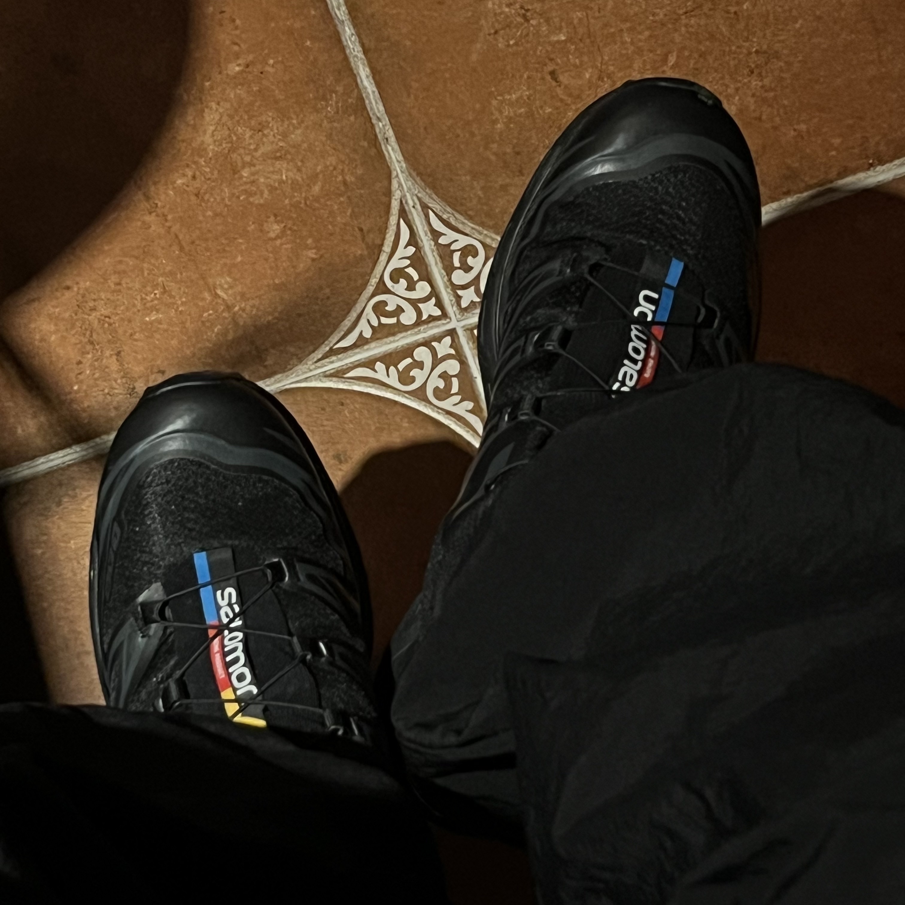 Salomon XT-6 ADV Black 착용 스타일