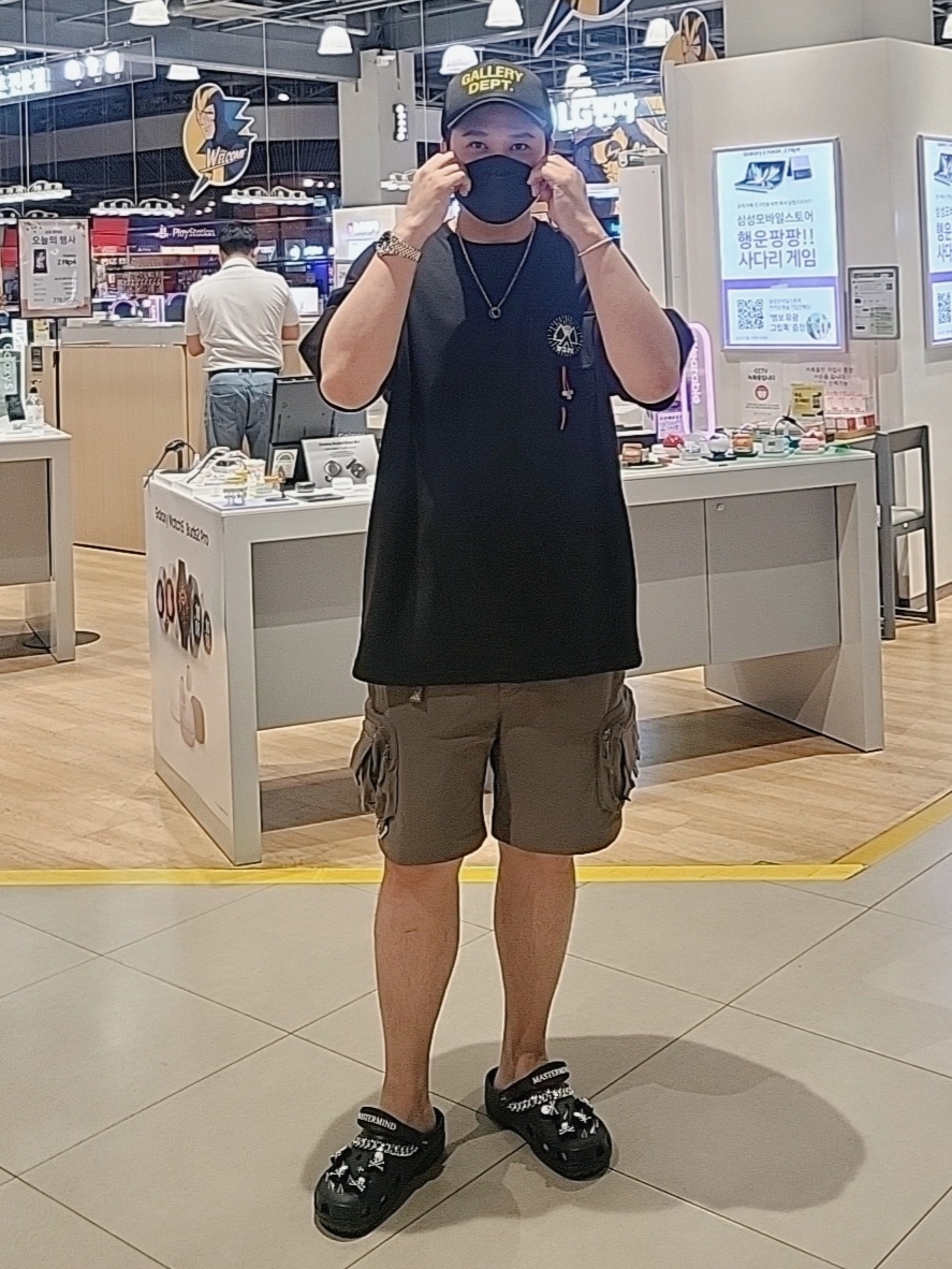 Gallery Dept. GD Trucker Cap Black, Nike ACG Cargo Shorts Ironstone - Asia 착용 스타일 - 2