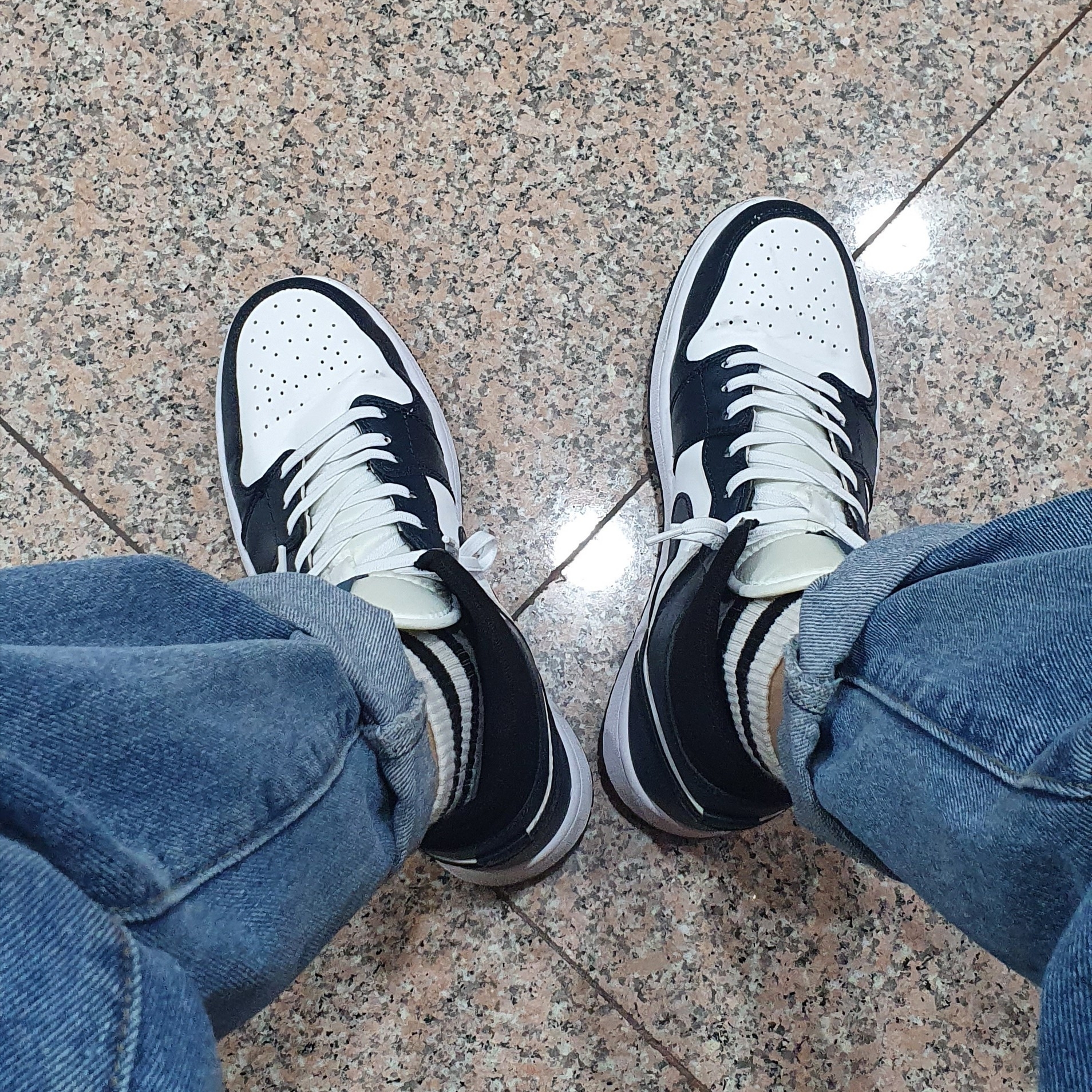 Jordan 1 Mid Dark Teal ์ฐฉ์ฉ ์คํ์ผ - 1