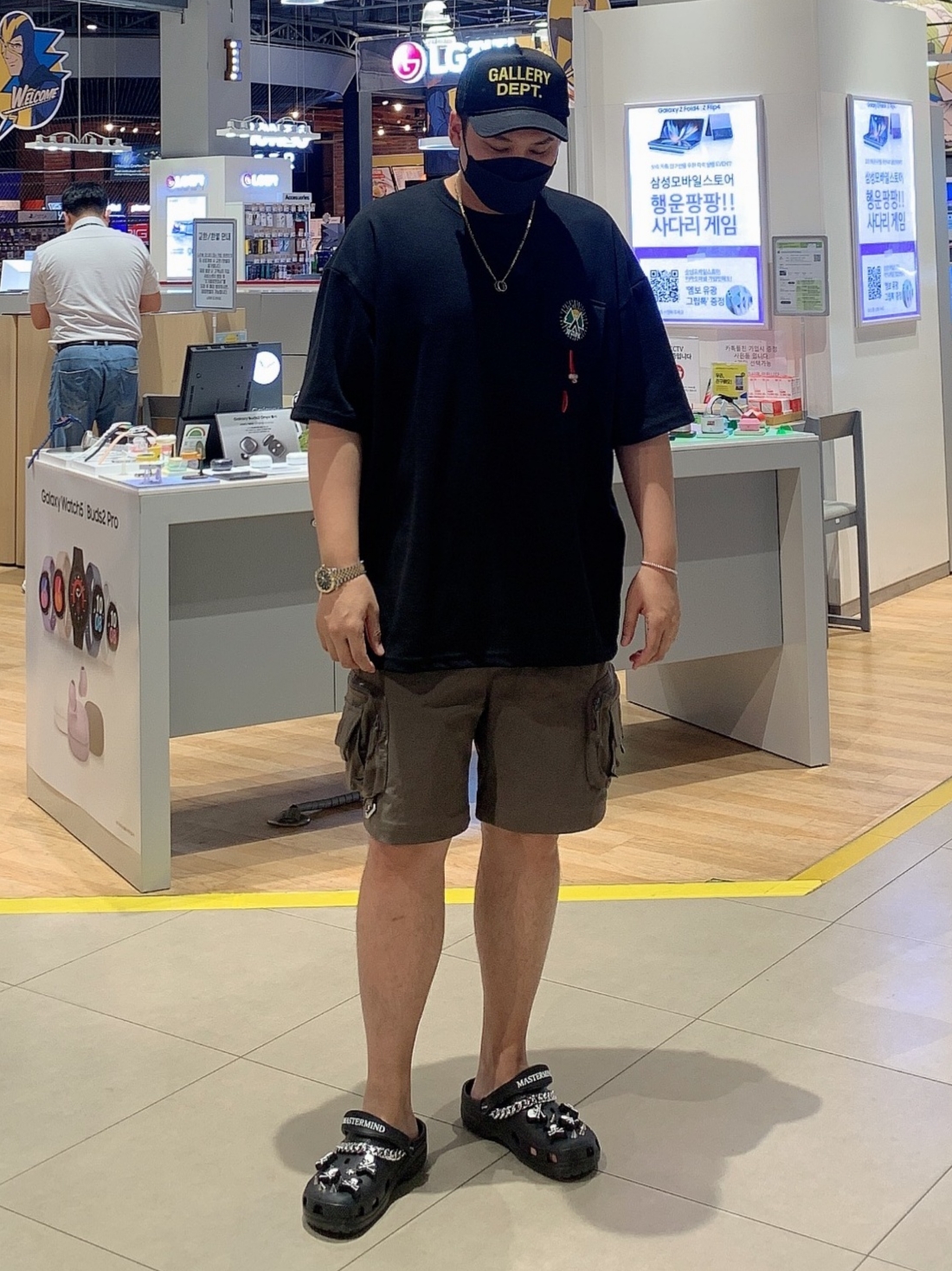 Gallery Dept. GD Trucker Cap Black, Nike ACG Cargo Shorts Ironstone - Asia 착용 스타일 - 1