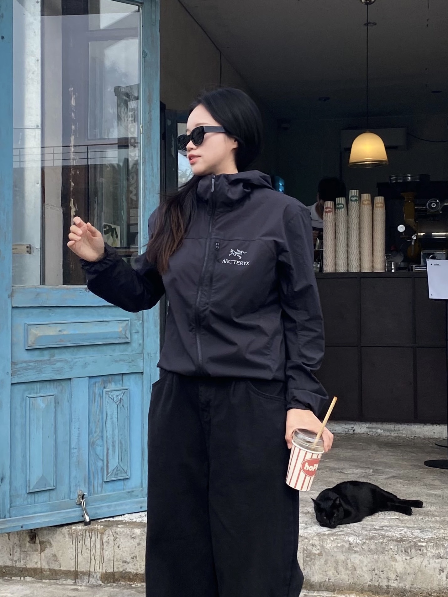Arc'teryx Squamish Hoody Black 착용 스타일 - 2
