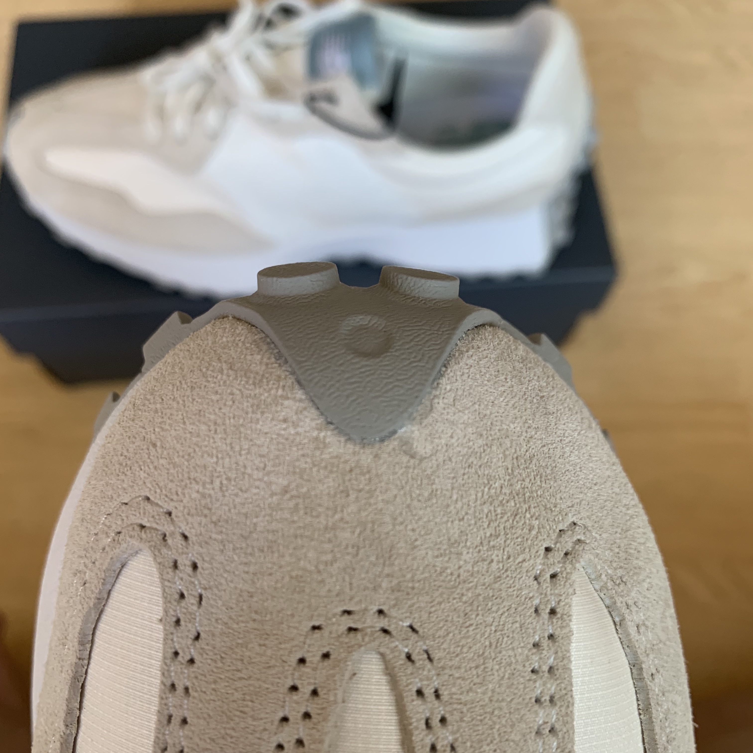 (W) New Balance 327 Sea Salt 착용 스타일 - 3