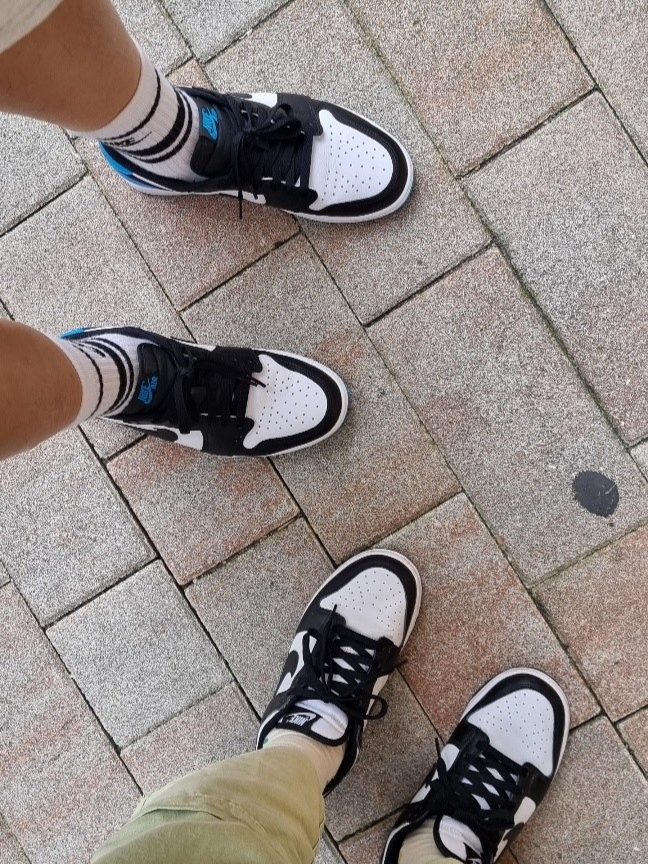 Jordan 1 Retro Low OG Black and Dark Powder Blue, (W) Jordan 1 Retro Low OG Black and Dark Powder Blue 착용 스타일 - 2