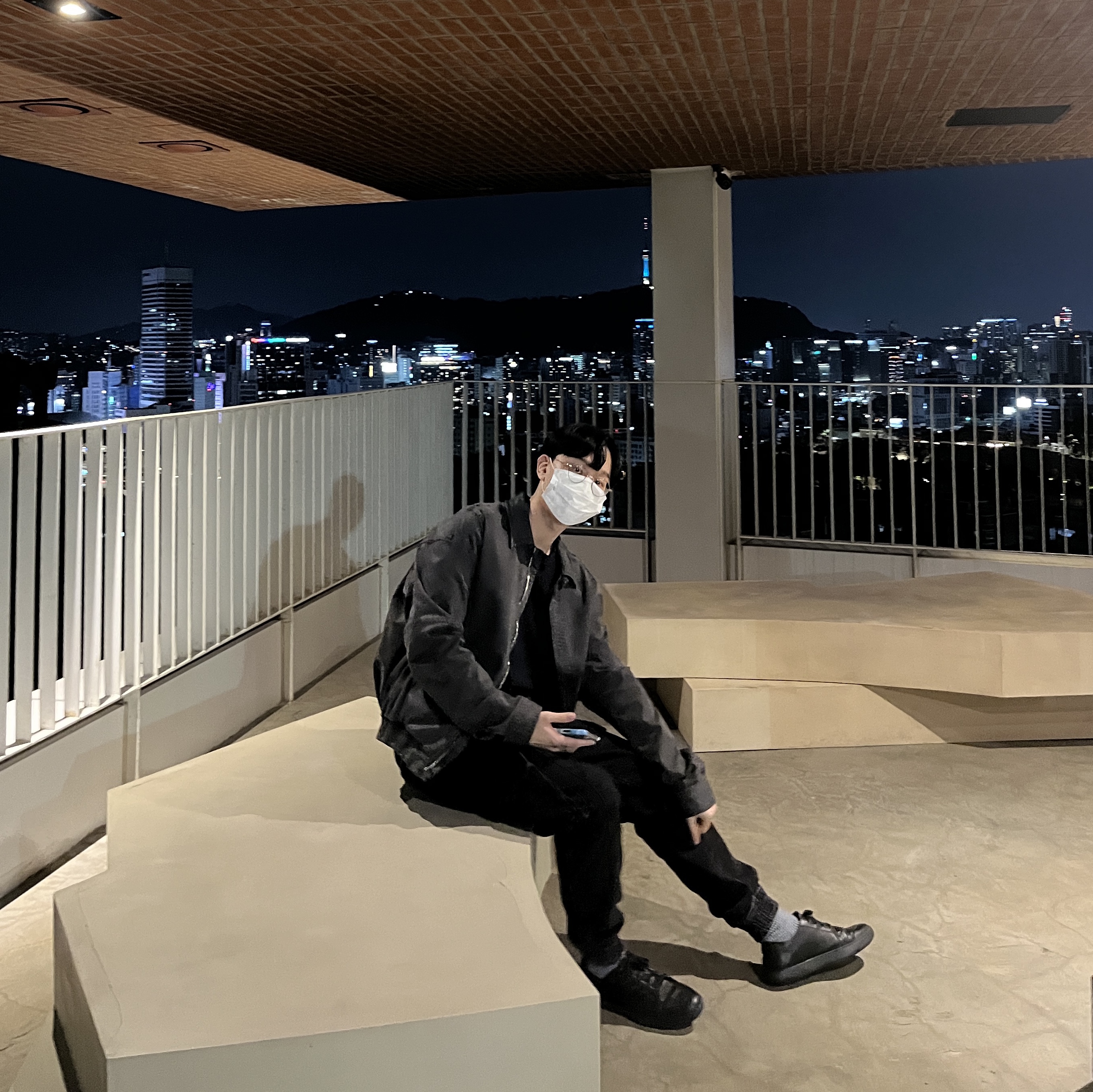 Juun.J Cargo Jogger Denim Pants Black - 22SS 착용 스타일