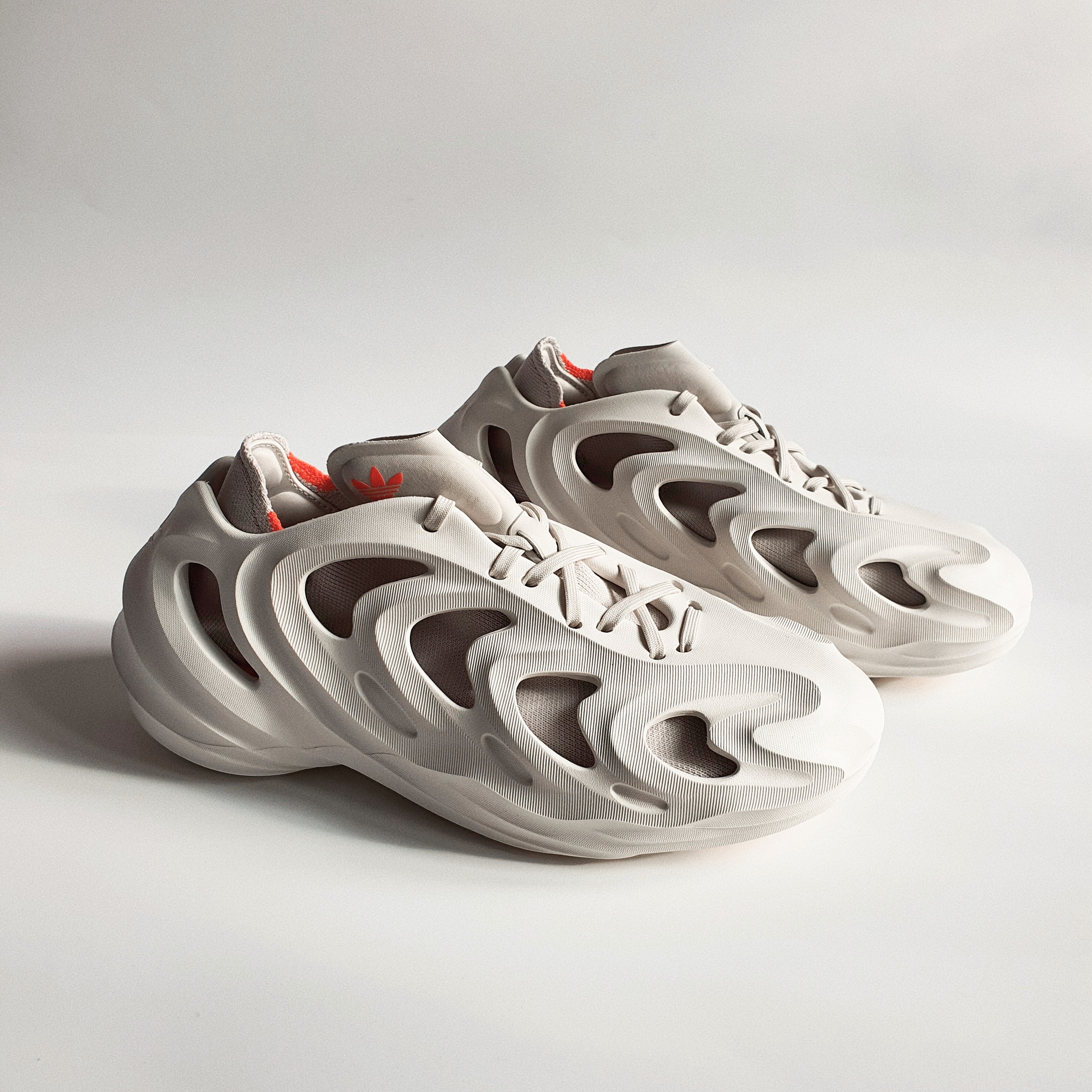 Adidas Adifom Q Off White 착용 스타일 - 2