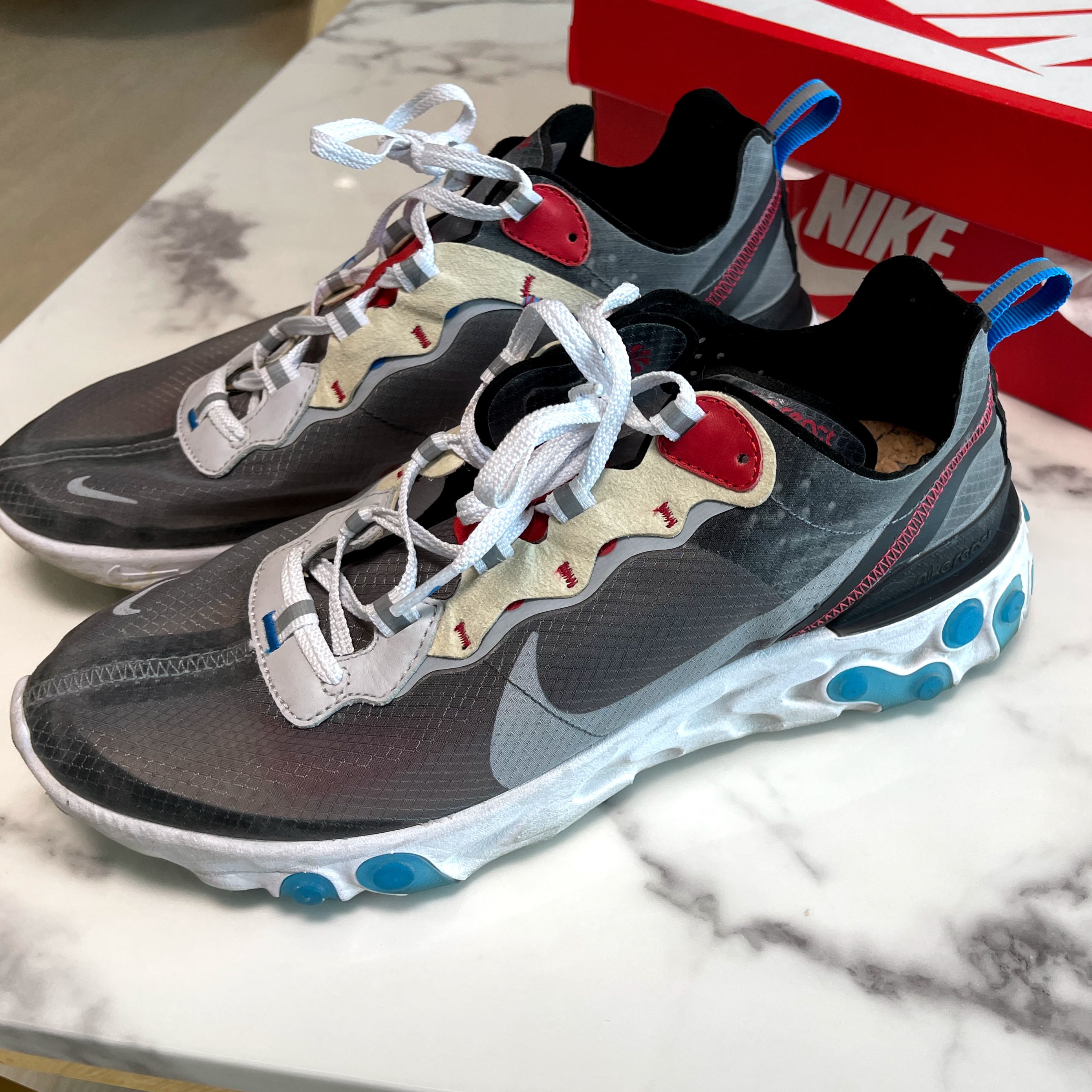 Nike React Element 87 Dark Grey Photo Blue 착용 스타일 - 2