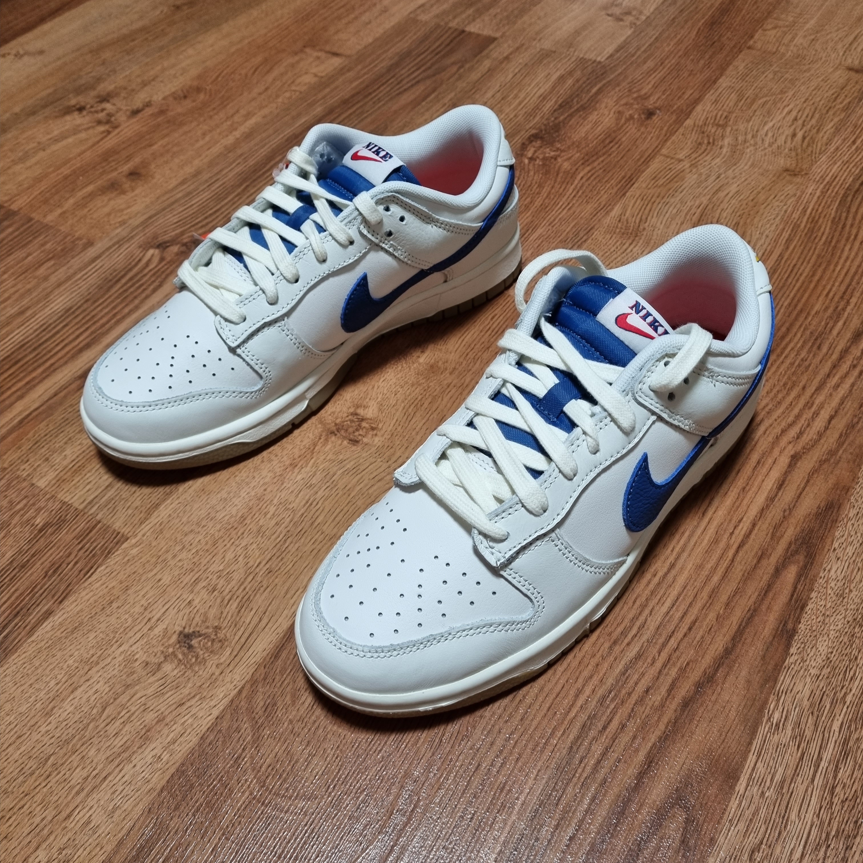 Nike Dunk Low SE Sail Dark Marina Blue 착용 스타일 - 2