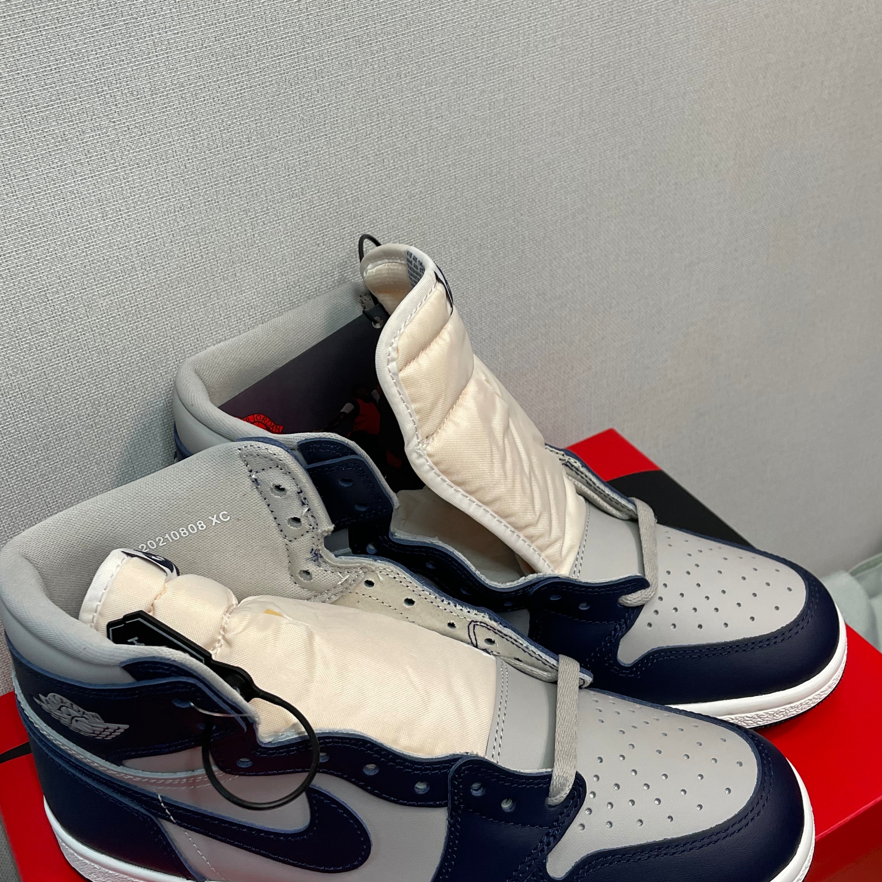 Jordan 1 High 85 College Navy 착용 스타일 - 2