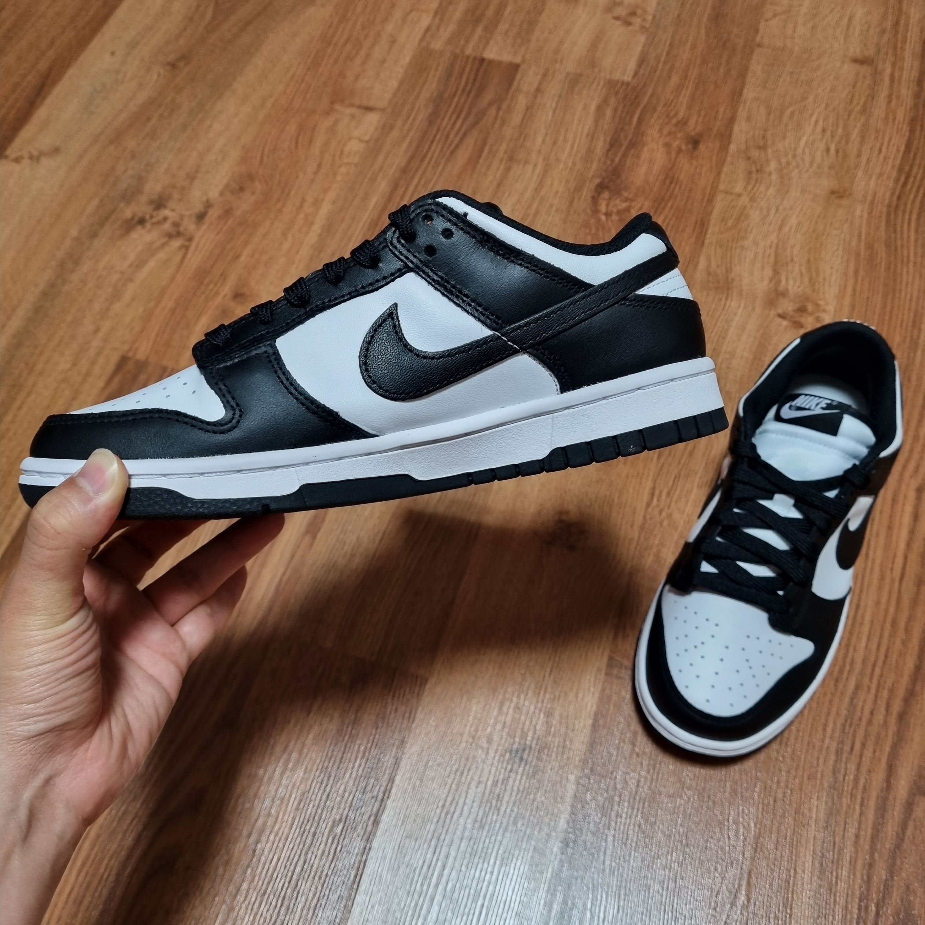 (W) Nike Dunk Low Black 착용 스타일 - 1