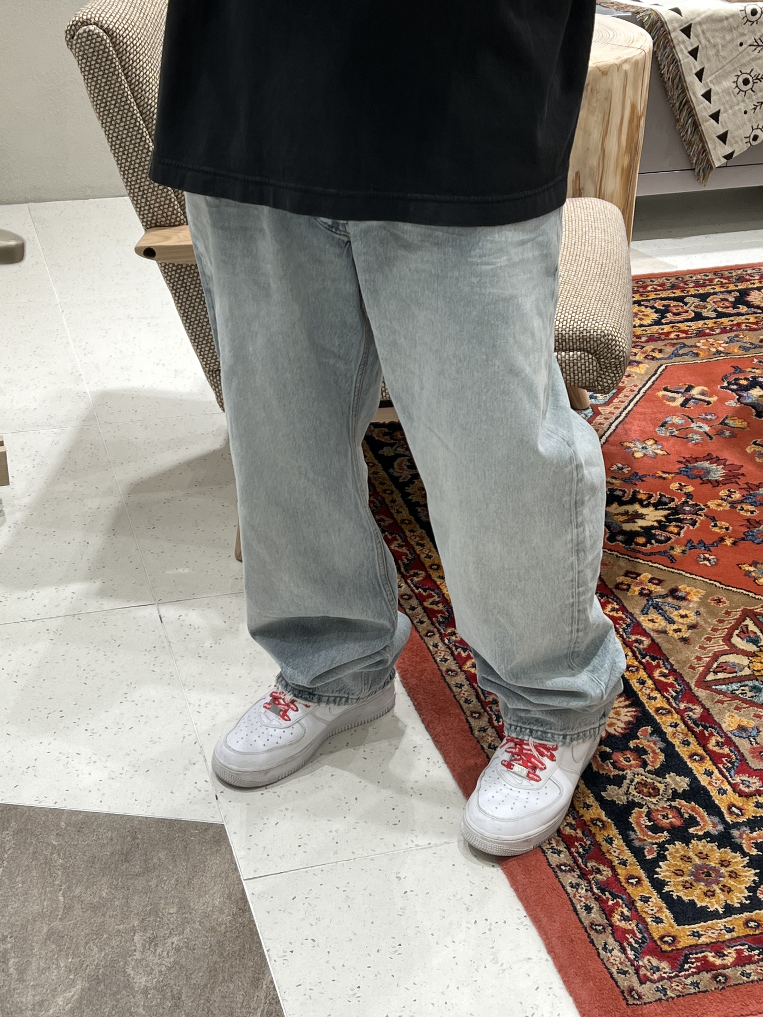 Balenciaga Runner Sneakers Blue White, Nike x Supreme Air Force 1 Low White 착용 스타일 - 4