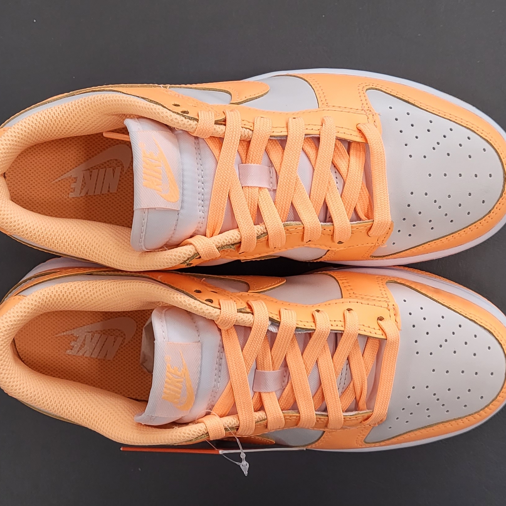 (W) Nike Dunk Low Peach Cream 착용 스타일 - 1