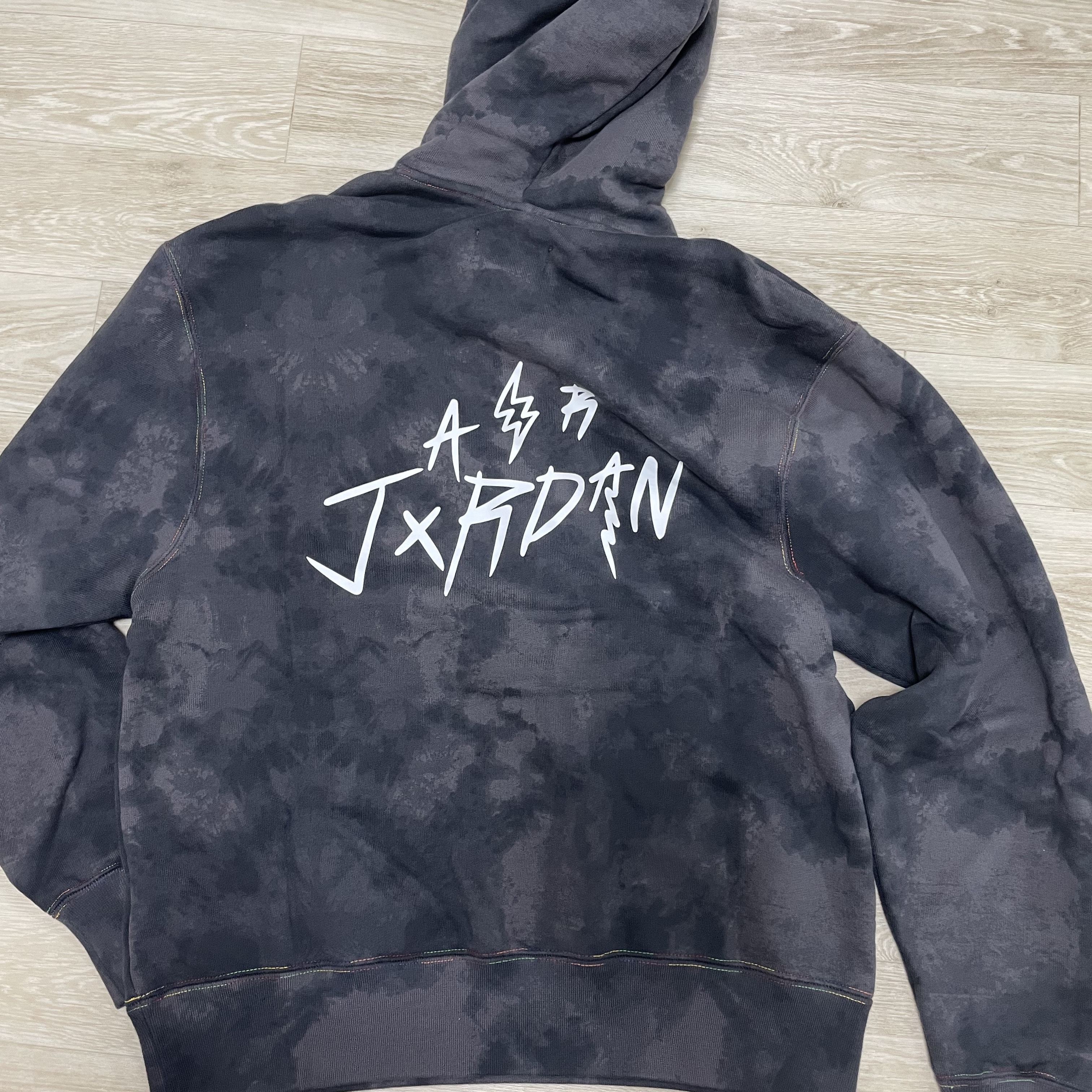 Jordan x J Balvin Hoodie Black - Asia 착용 스타일 - 4