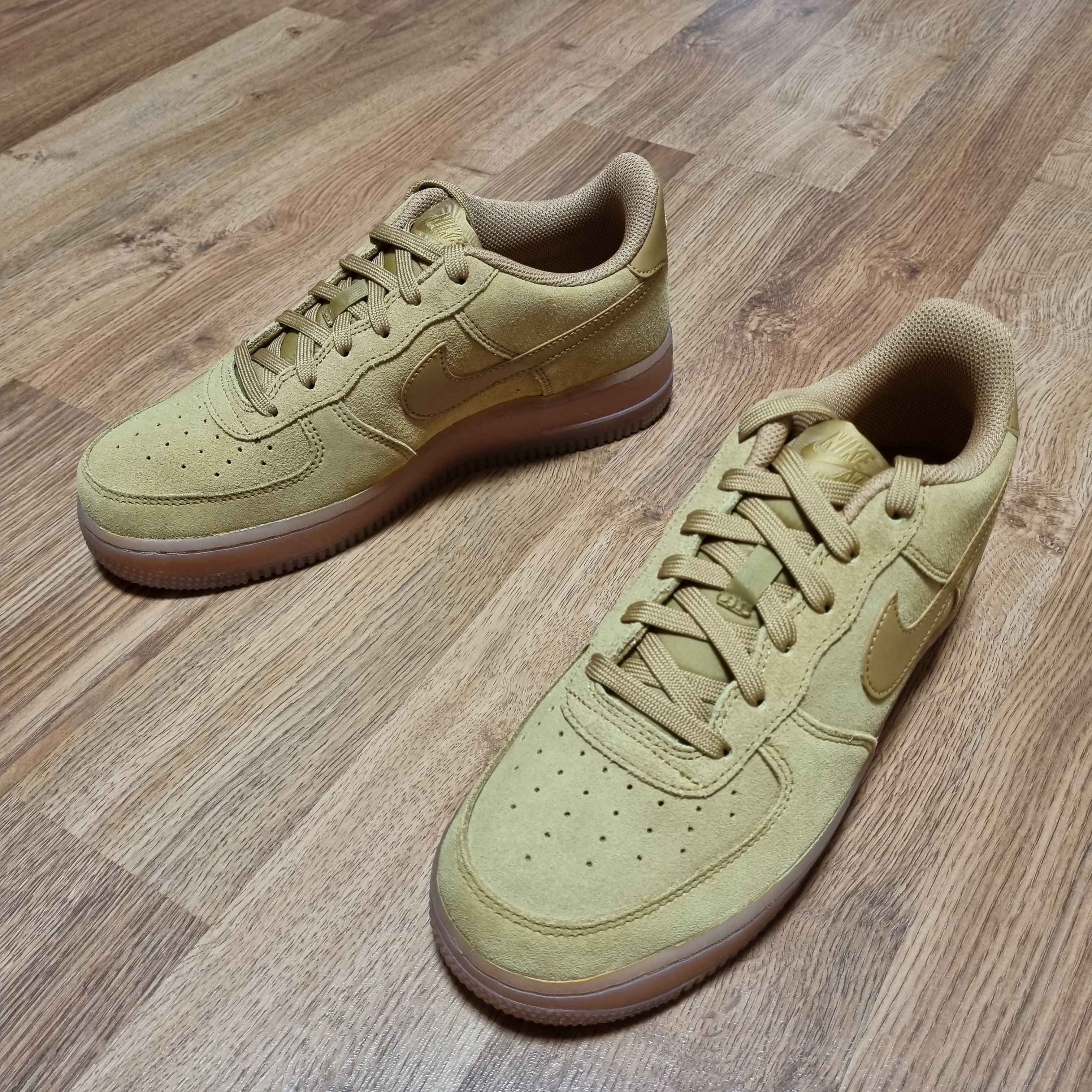 (GS) Nike Air Force 1 LV8 3 Wheat 착용 스타일 - 2