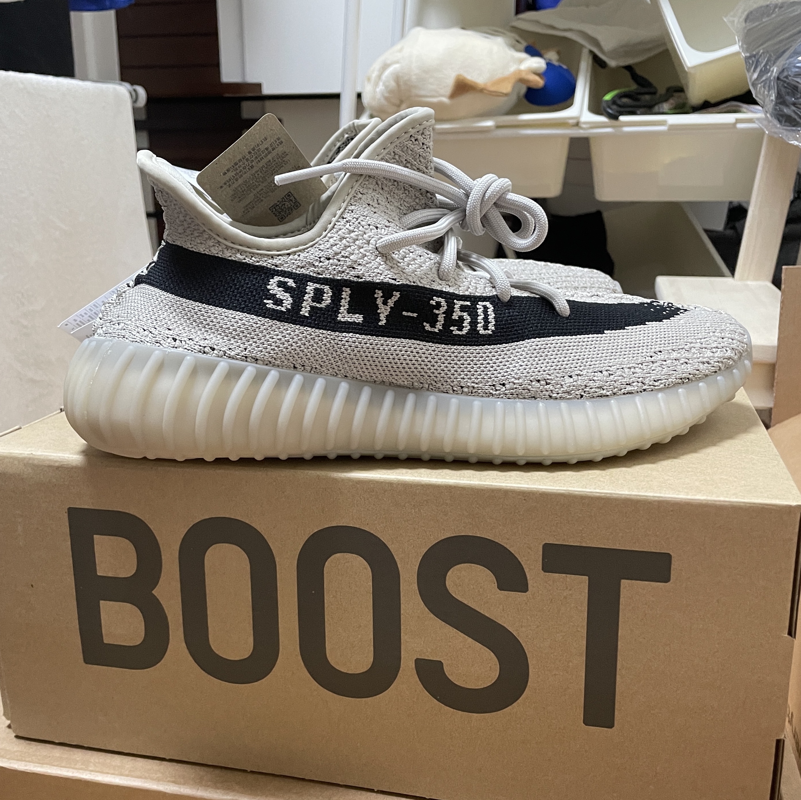 Adidas Yeezy Boost 350 V2 Slate Core Black 2022/2023 착용 스타일