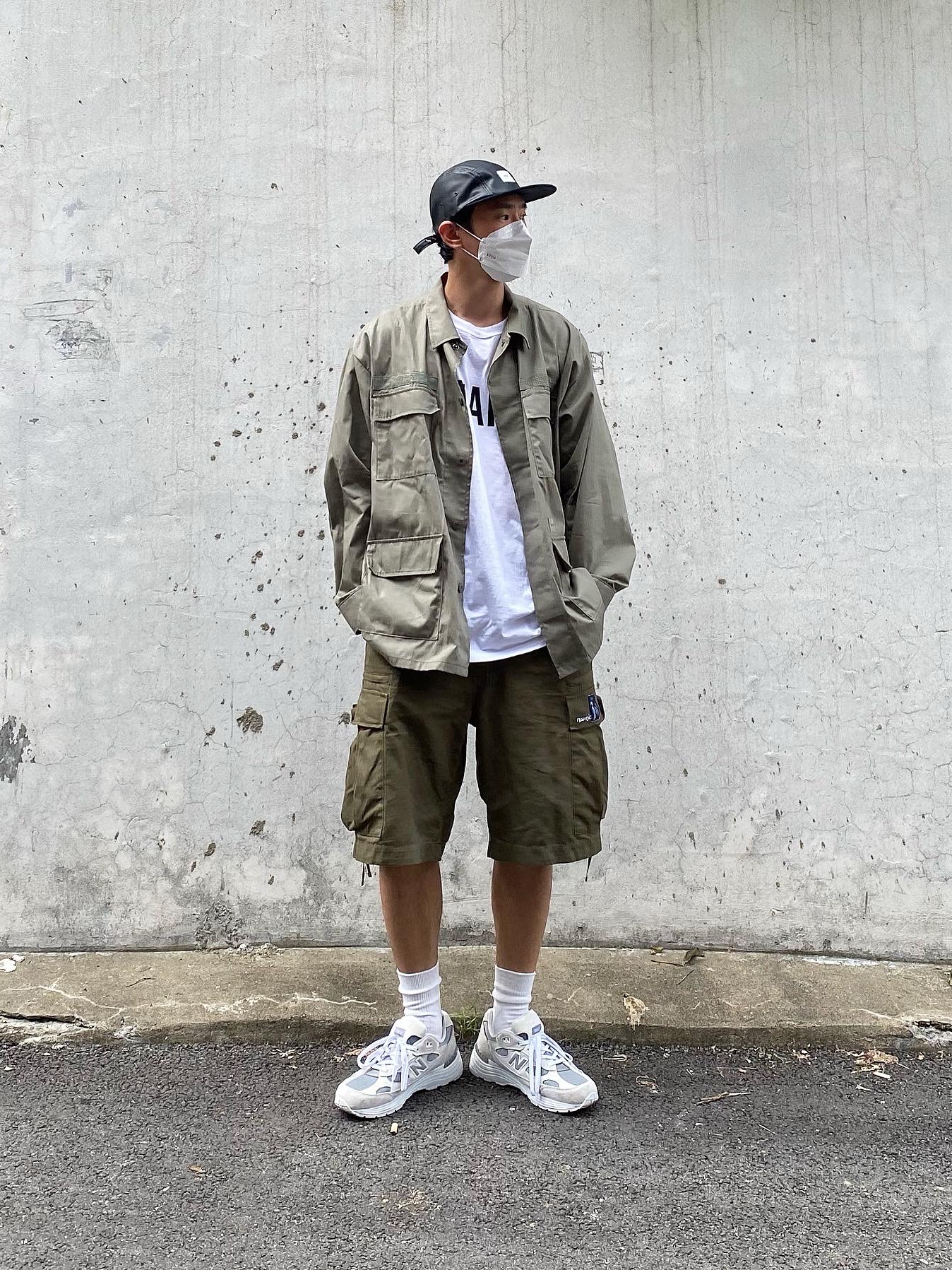 New Balance 992 Made in USA White Silver 착용 스타일 - 2