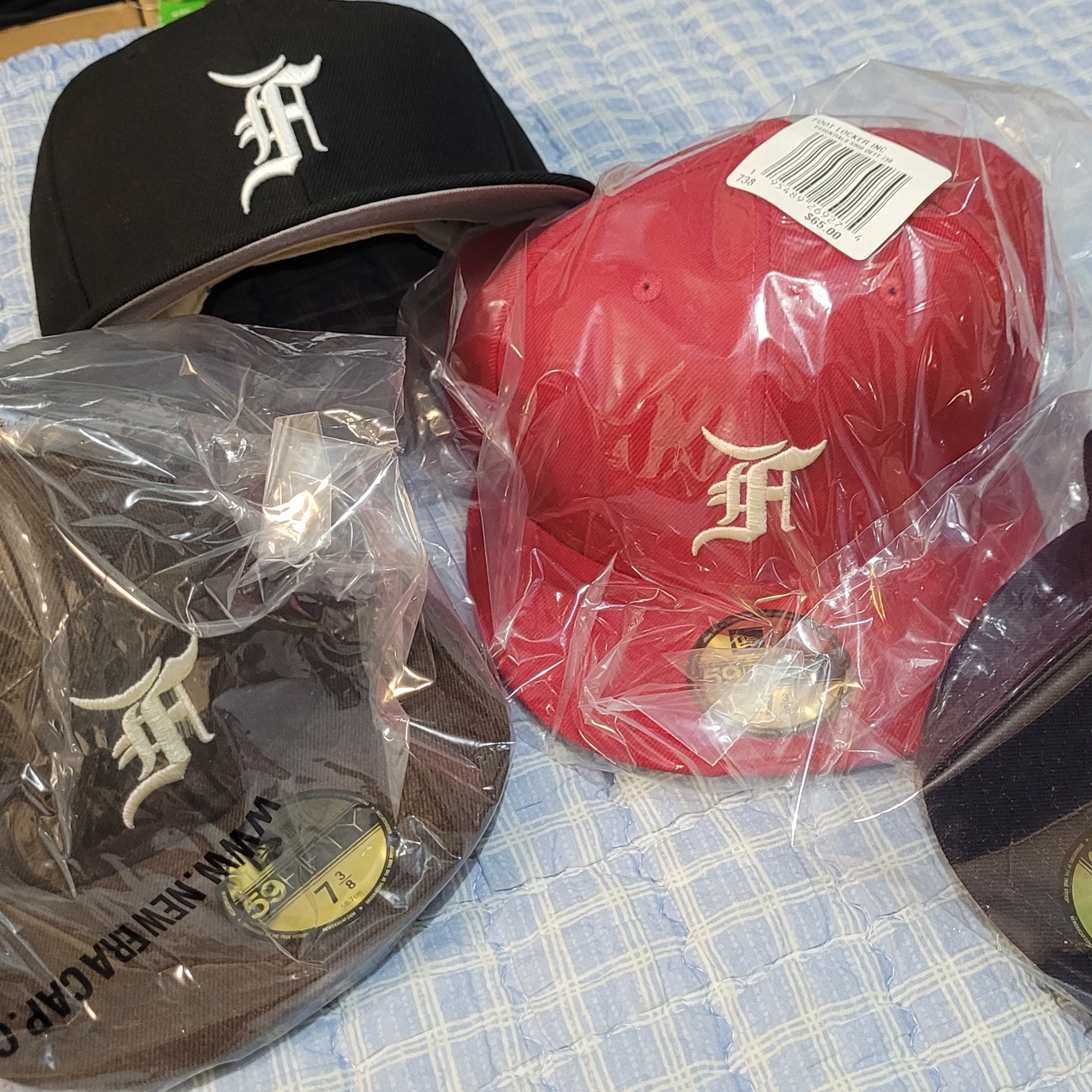 Essentials x New Era Sized Cap Black 착용 스타일