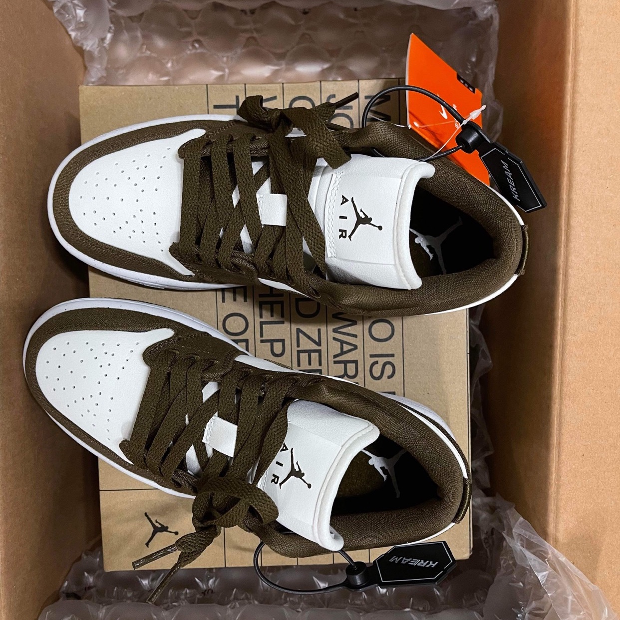 (W) Jordan 1 Low SE Light Olive 착용 스타일
