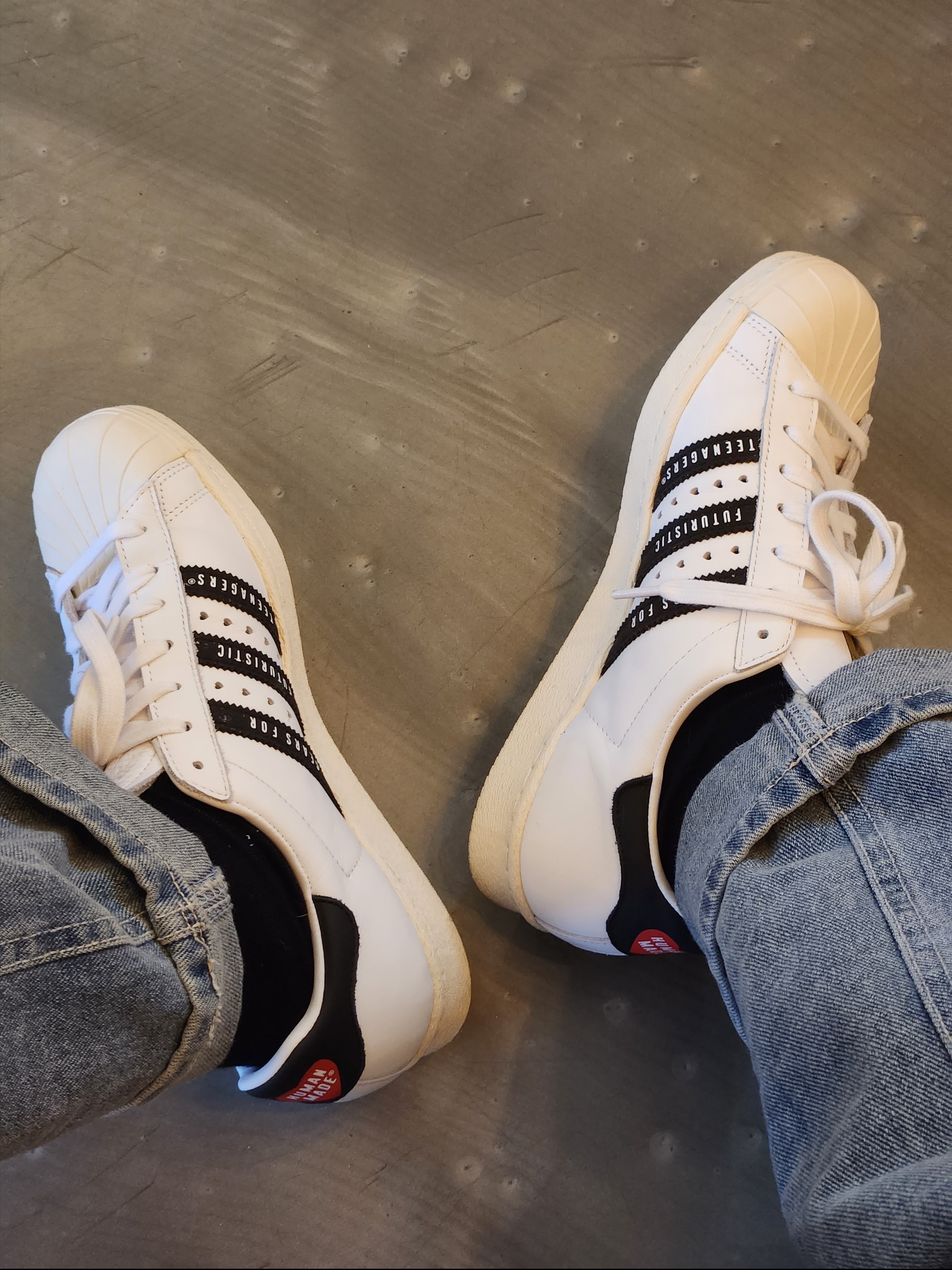 Adidas x Human Made Superstar White Black 착용 스타일 - 1