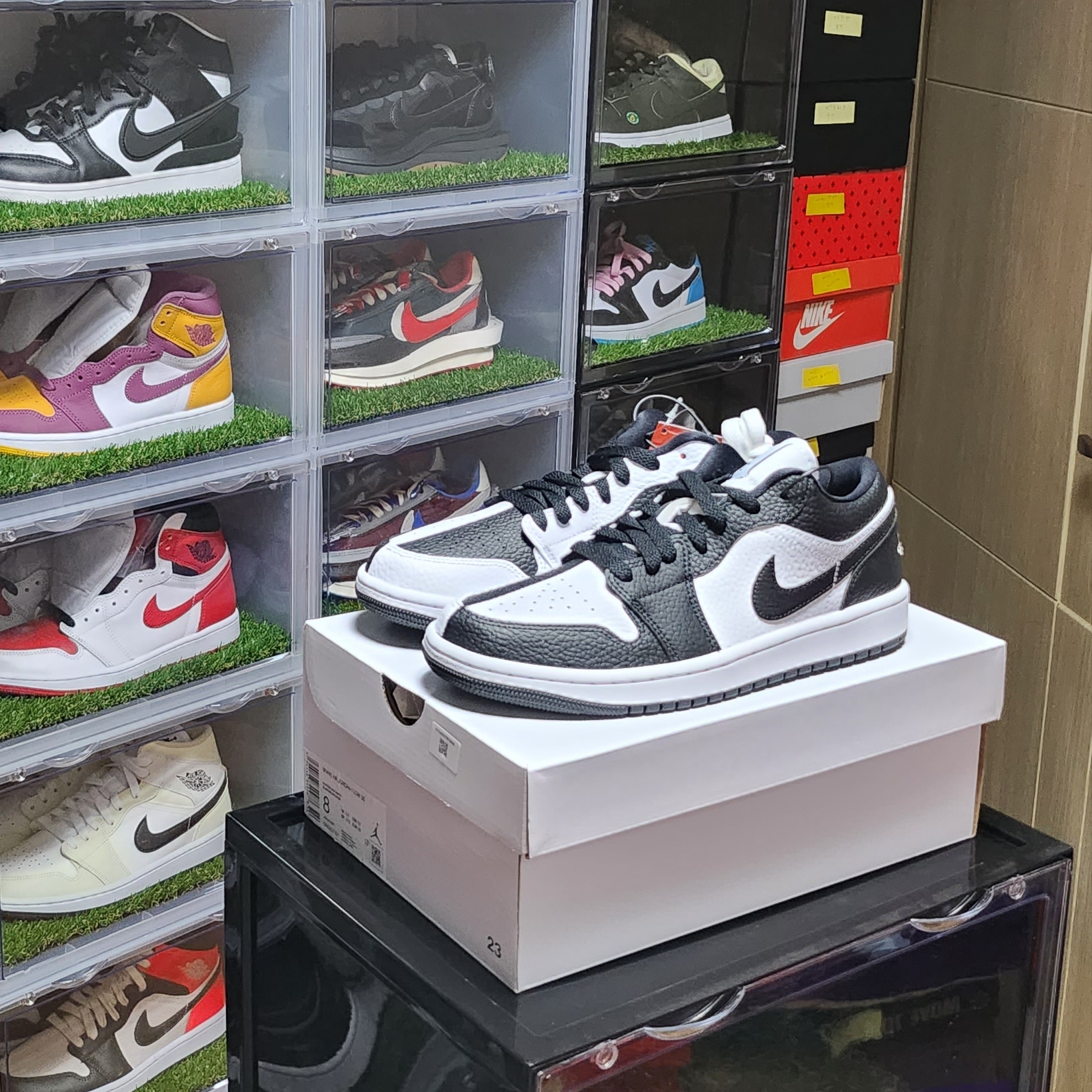 (W) Jordan 1 Low SE Black White, (W) Nike Dunk High Black and White 착용 스타일 - 2