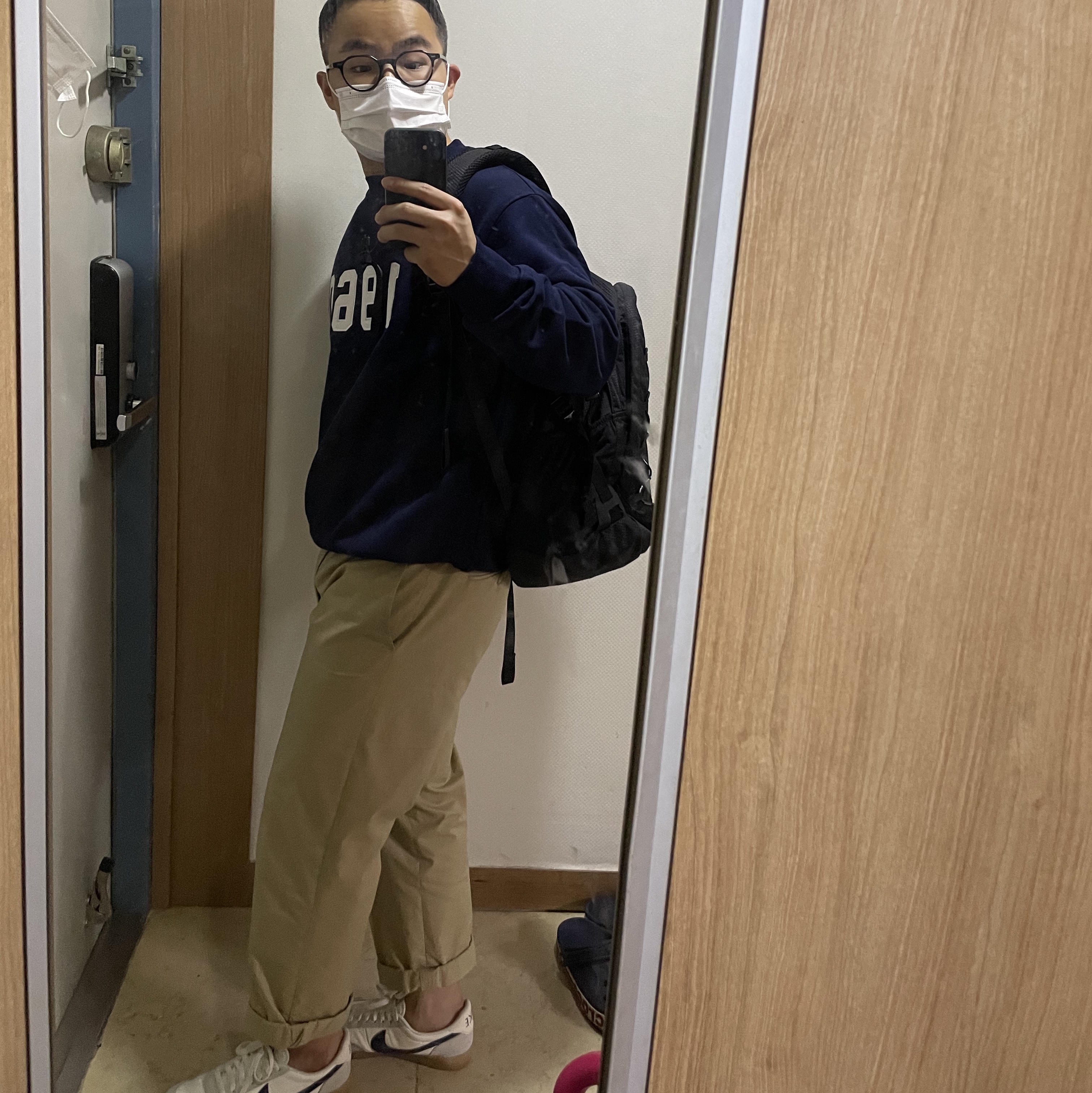 Nike x J.Crew Killshot 2 Sail Midnight Navy, Supreme Backpack Black - 22SS 착용 스타일 - 1