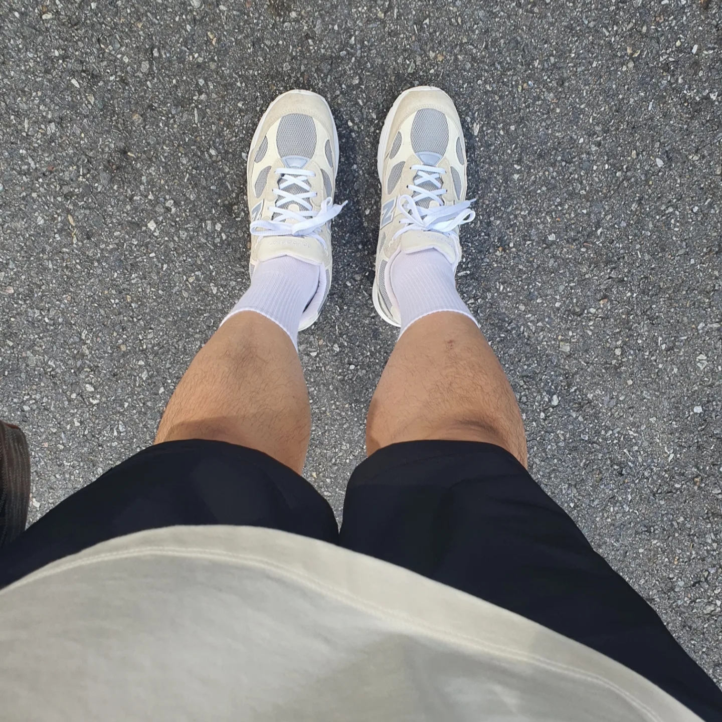 New Balance 992 Made in USA White Silver, Wooyoungmi Fuzzy Back Logo T-Shirt Ivory - 22FW 착용 스타일 - 1