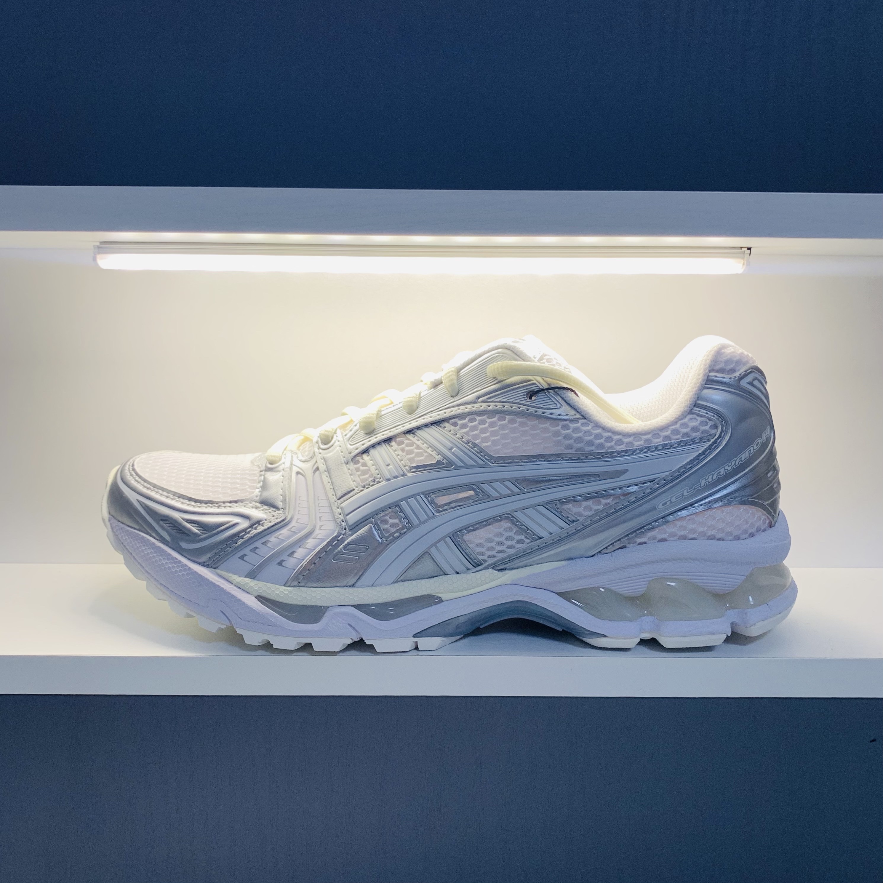 Asics x JJJJound Gel-Kayano 14 Silver White 착용 스타일 - 2