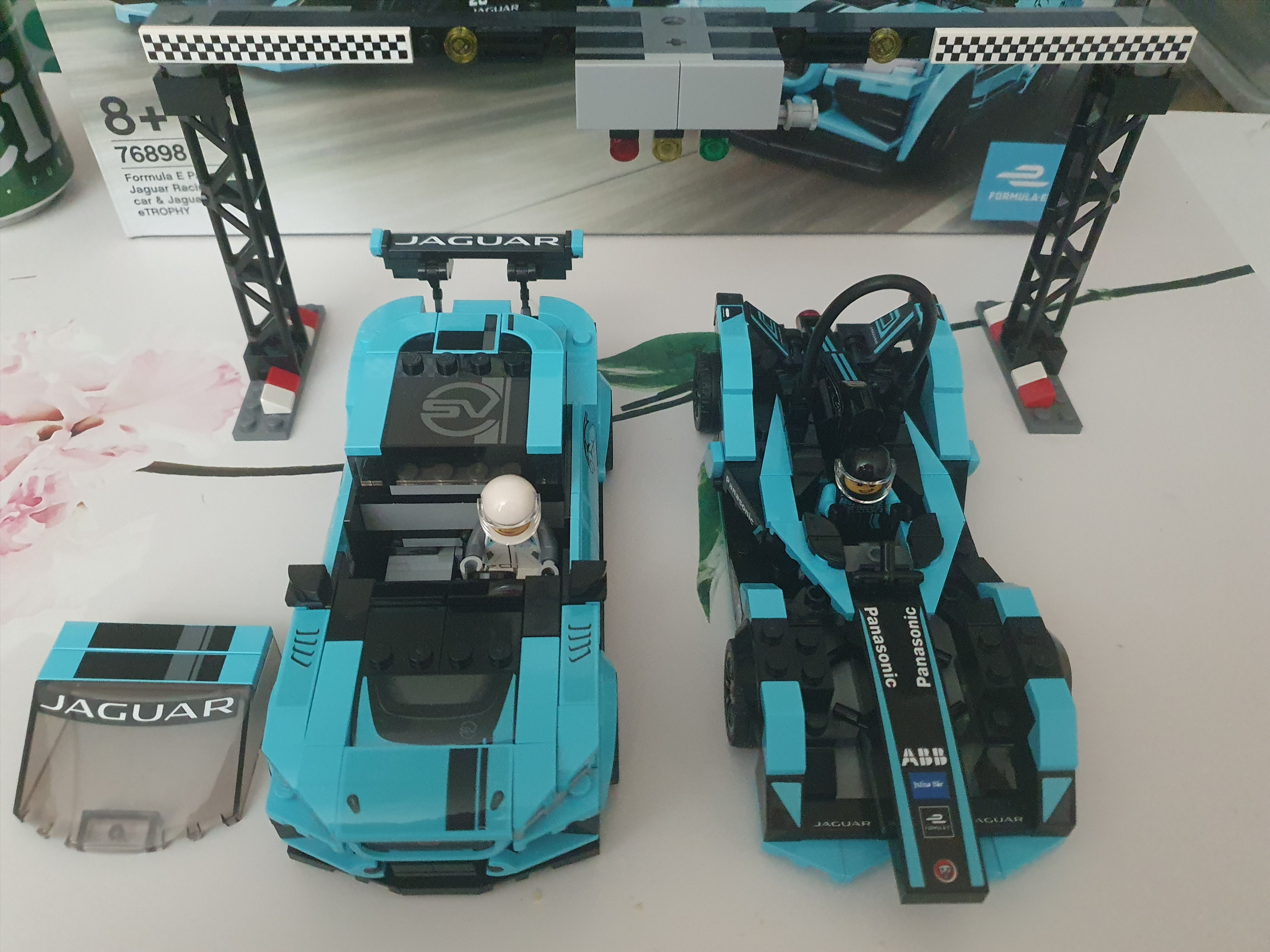 Lego Formula E Panasonic Jaguar Racing GEN2 Car & Jaguar I-Pace Etrophy 착용 스타일 - 5