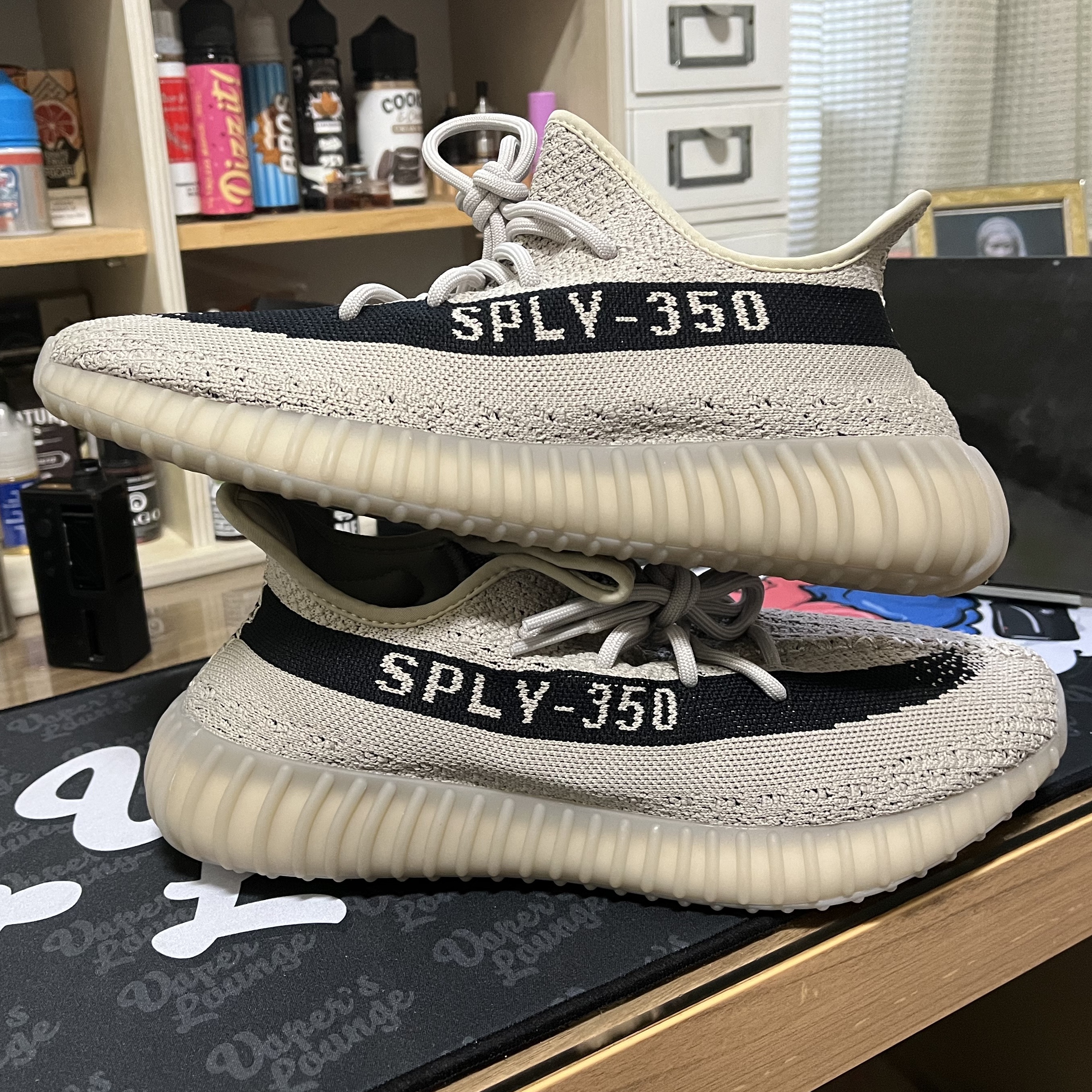 Adidas Yeezy Boost 350 V2 Slate Core Black 2022/2023 착용 스타일