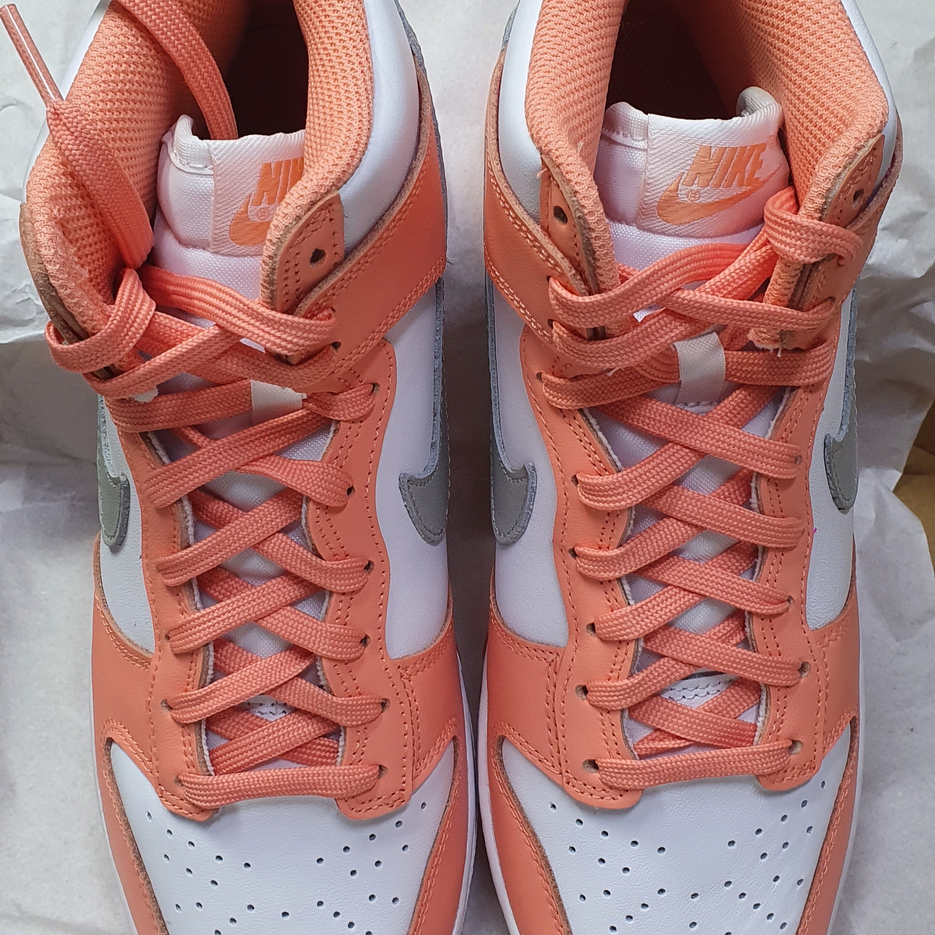 (W) Nike Dunk High Salmon 착용 스타일