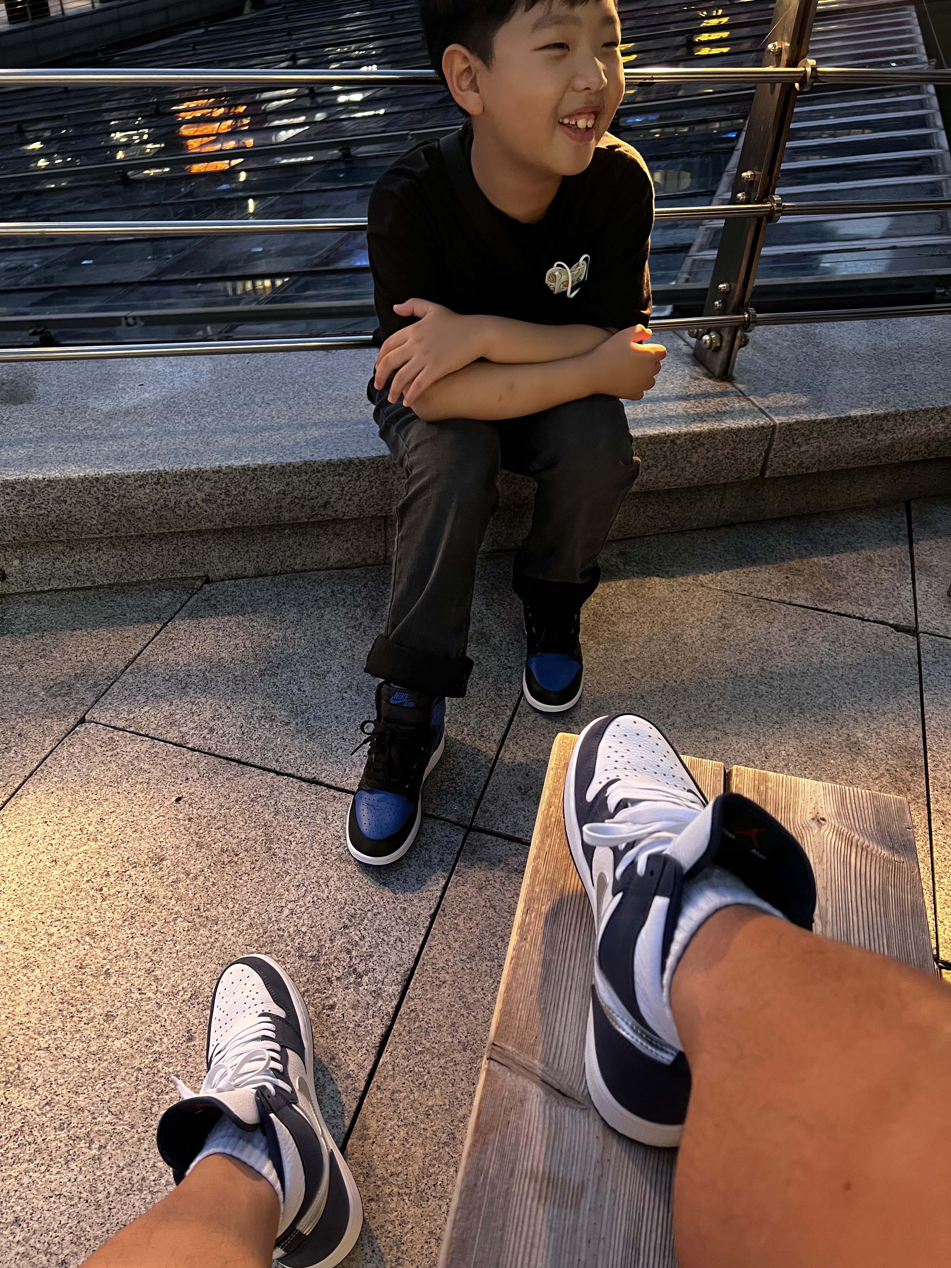 Jordan 1 Retro High OG CO.JP Midnight Navy, (GS) Jordan 1 Retro Royal 2017 착용 스타일