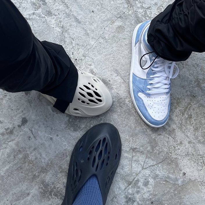 Jordan 1 Retro High OG Hyper Royal 착용 스타일 - 2